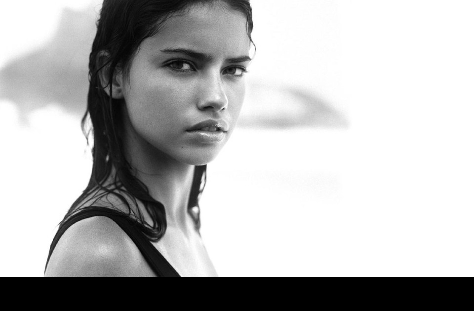 Tapeta adriana_lima___cernobila_fotka