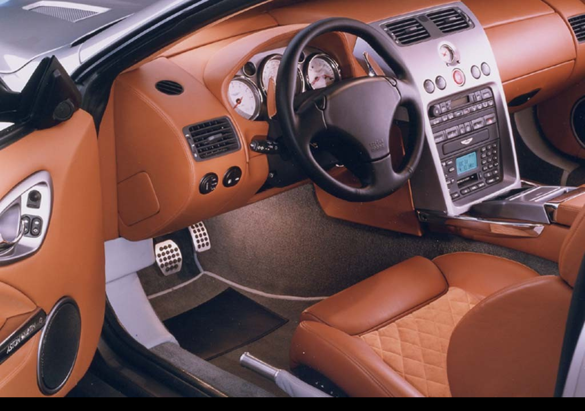 Tapeta astonmartin2