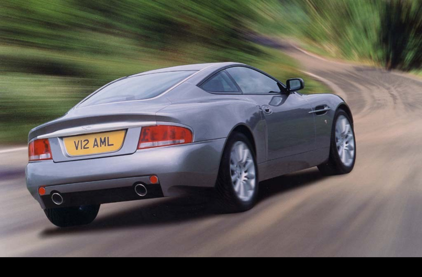 Tapeta astonmartin5