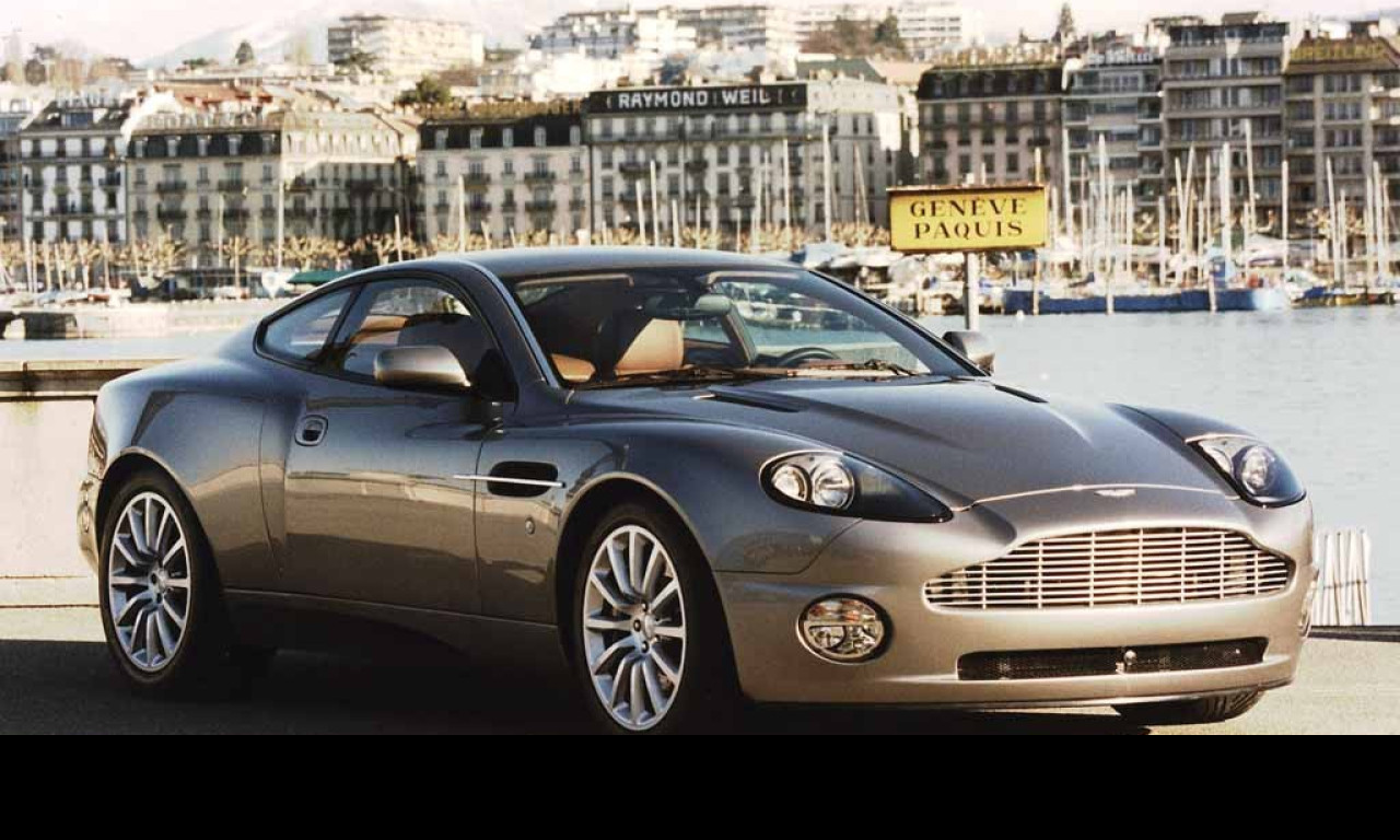 Tapeta astonmartin8