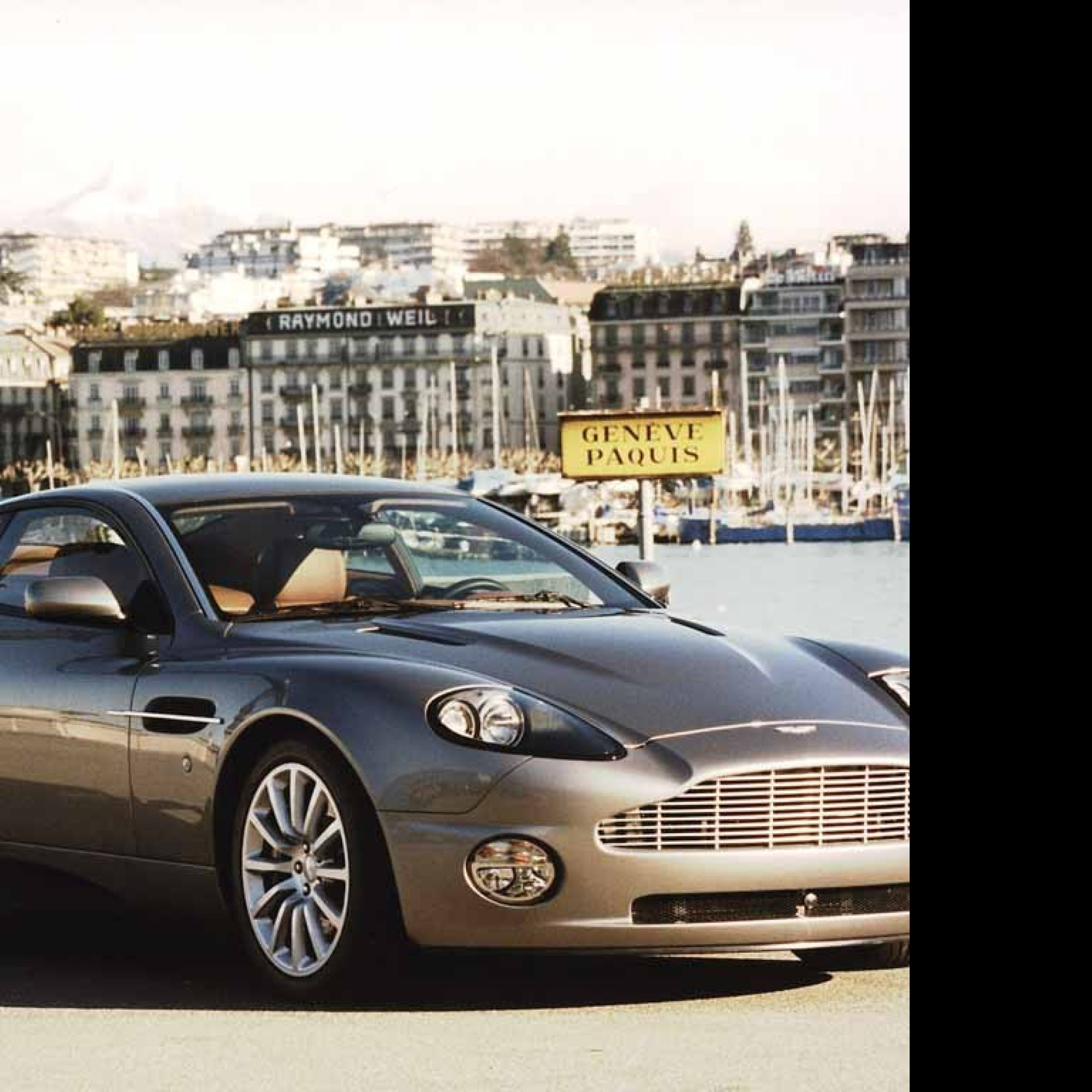 Tapeta astonmartin8