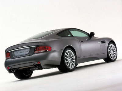 Tapeta: Aston Martin 9