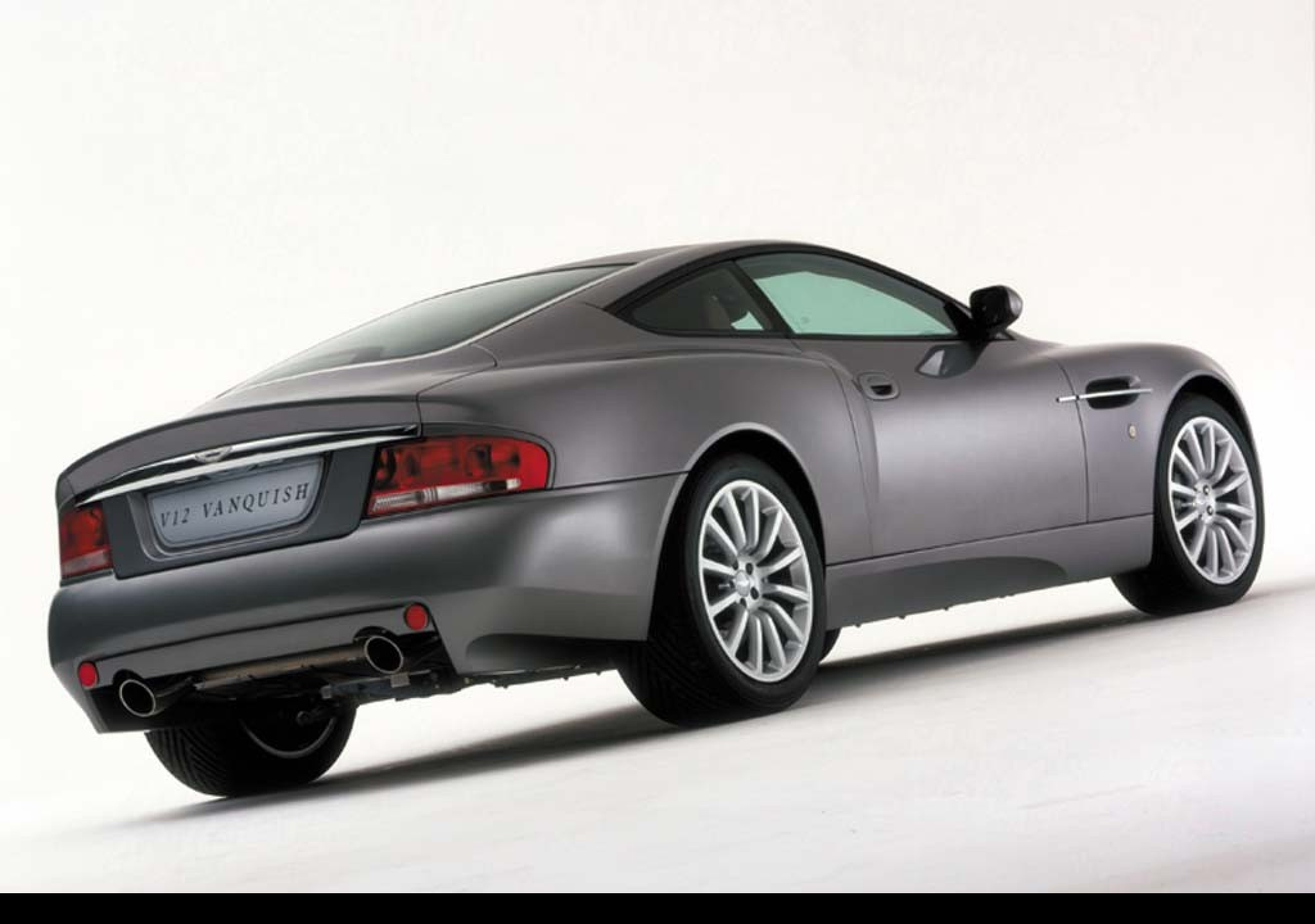 Tapeta astonmartin9
