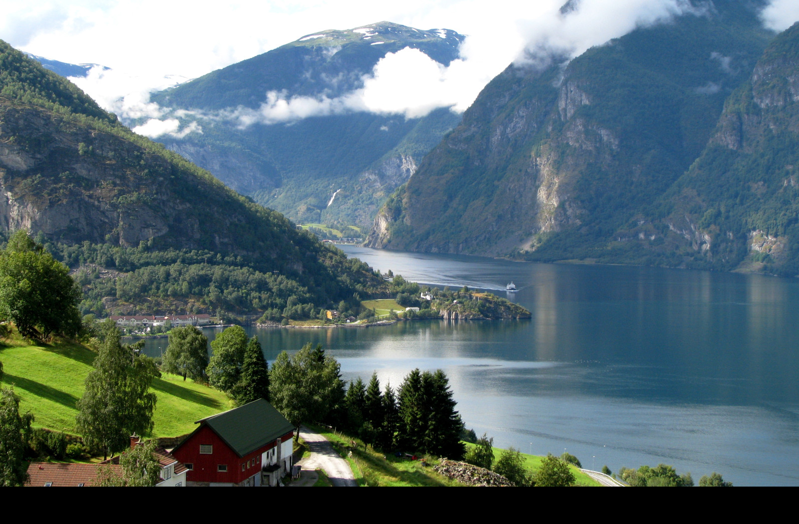 Tapeta aurlandsfjord__norsko