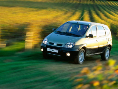 Tapeta: Autor Renault 6