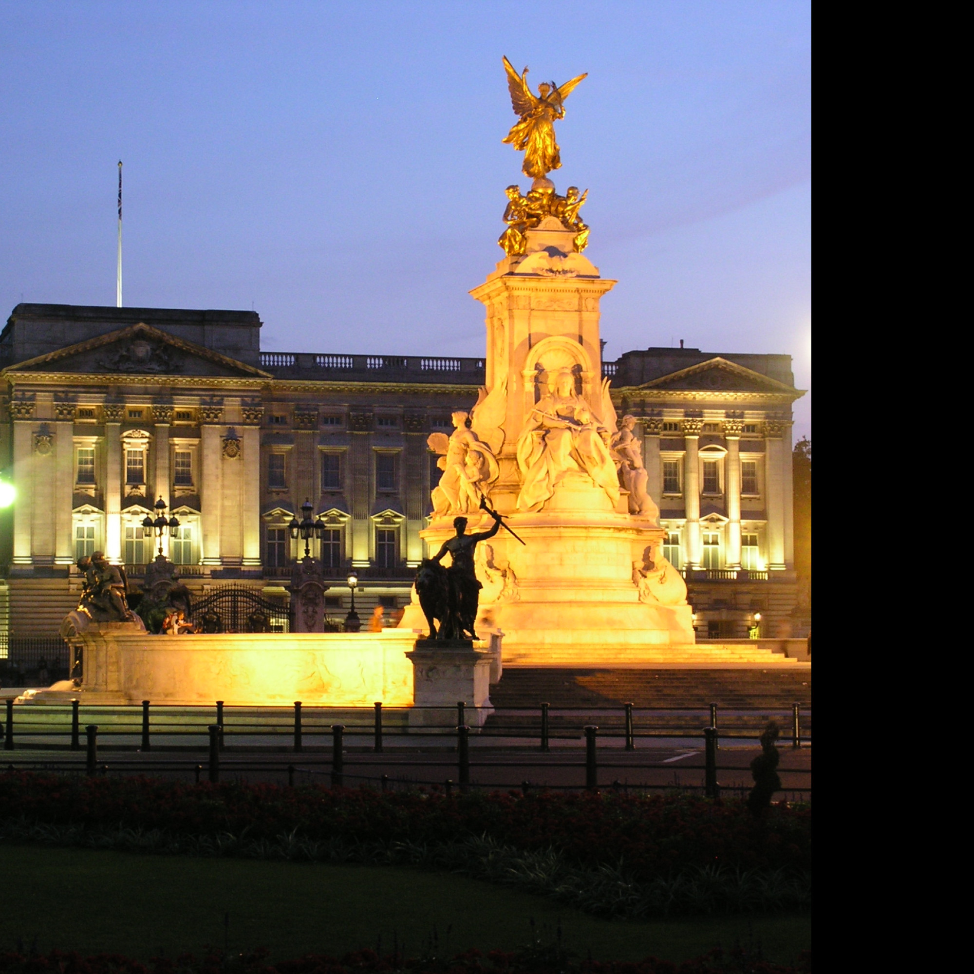 Tapeta buckingham_palace_v_noci