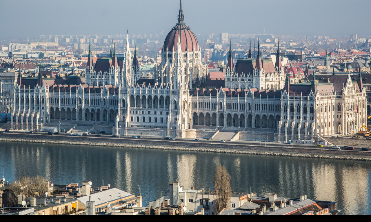 Tapeta budova_parlamentu__budapest