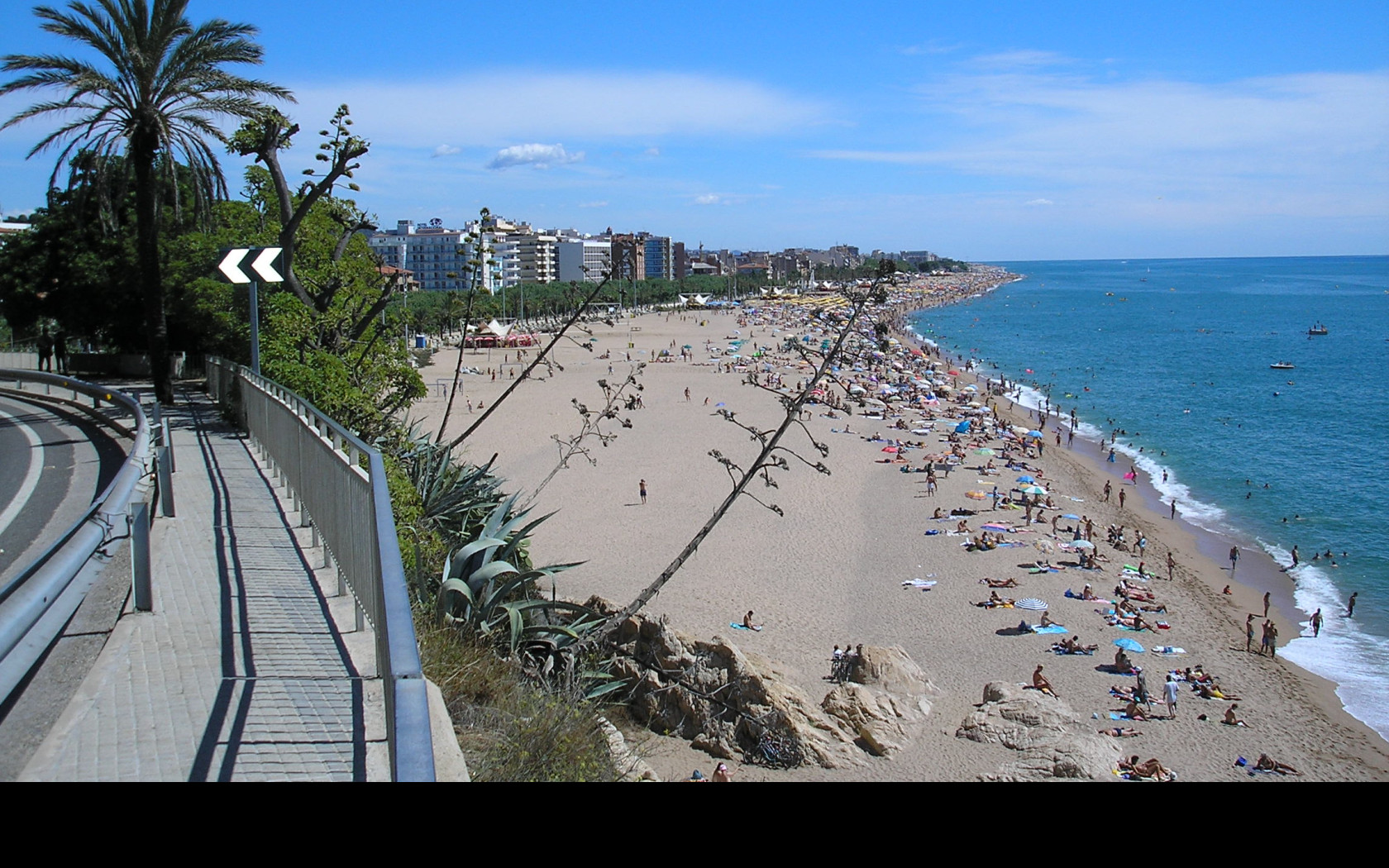 Tapeta calella_pohled_na_plaz