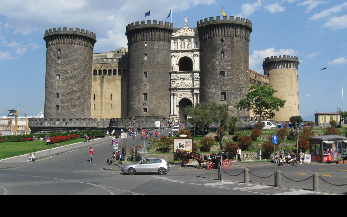 Tapeta castel_nuovo___neapol