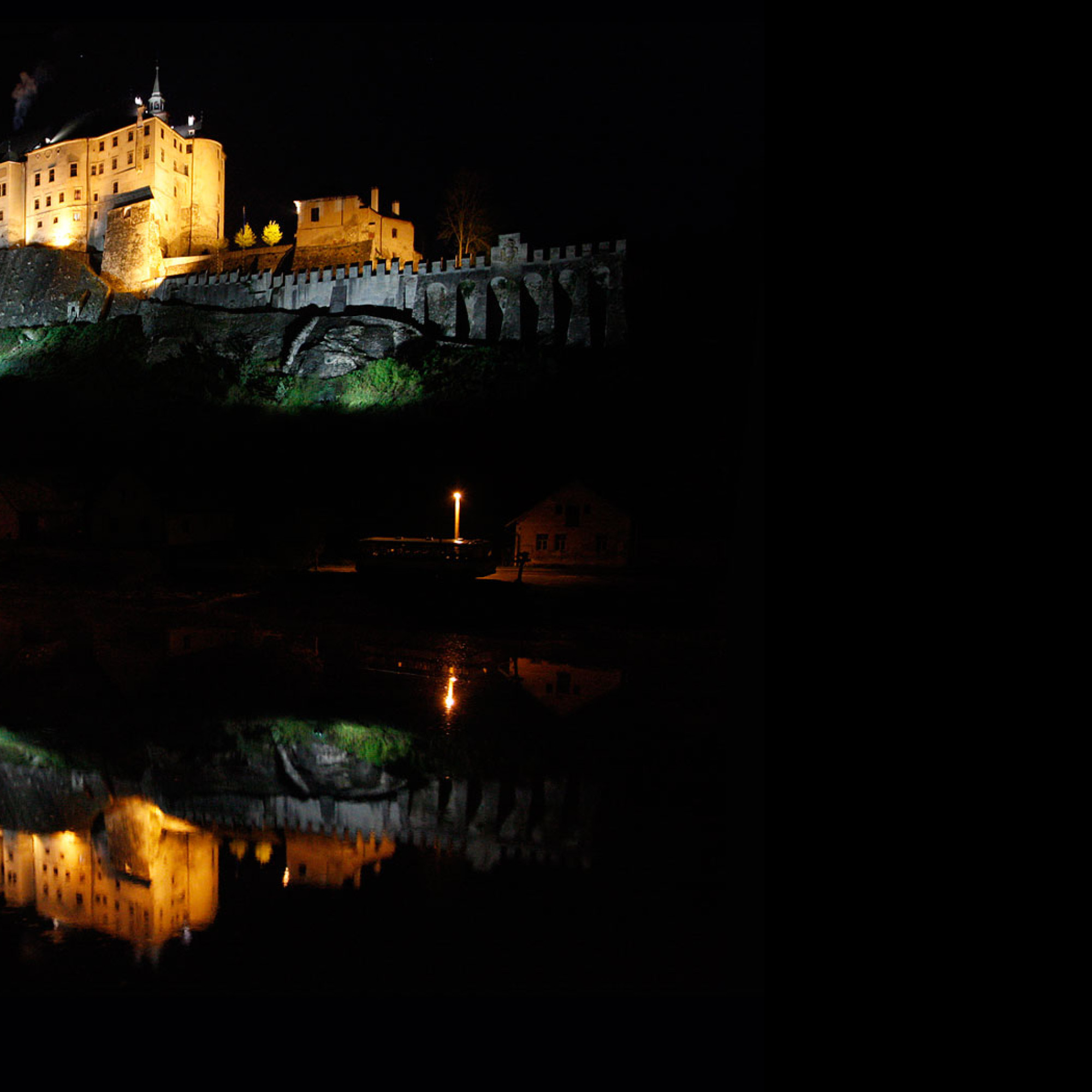 Tapeta castle_in_the_night