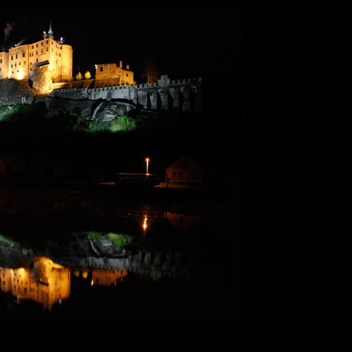 Tapeta castle_in_the_night