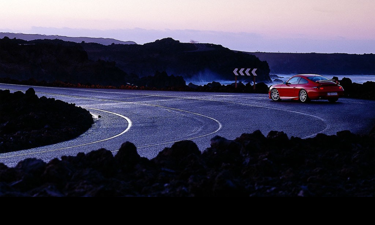 Tapeta cervene_porsche