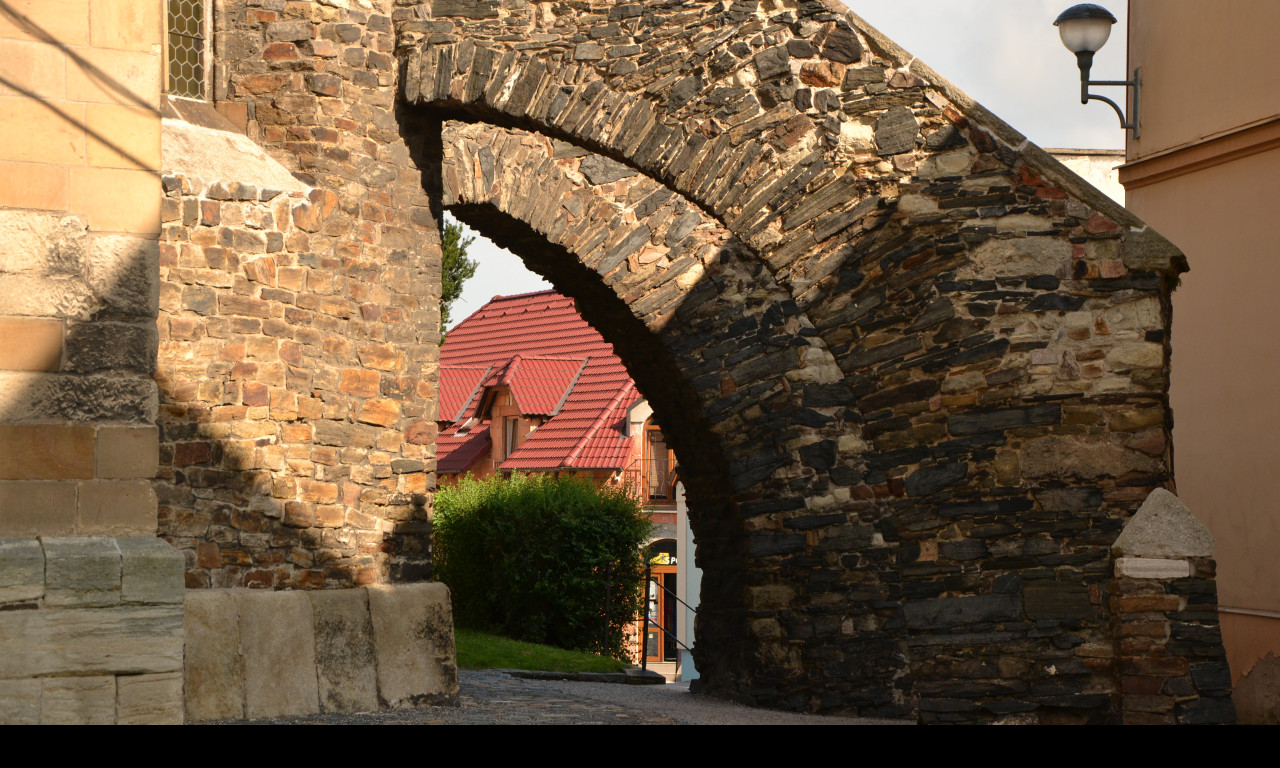 Tapeta chramove_oblouky