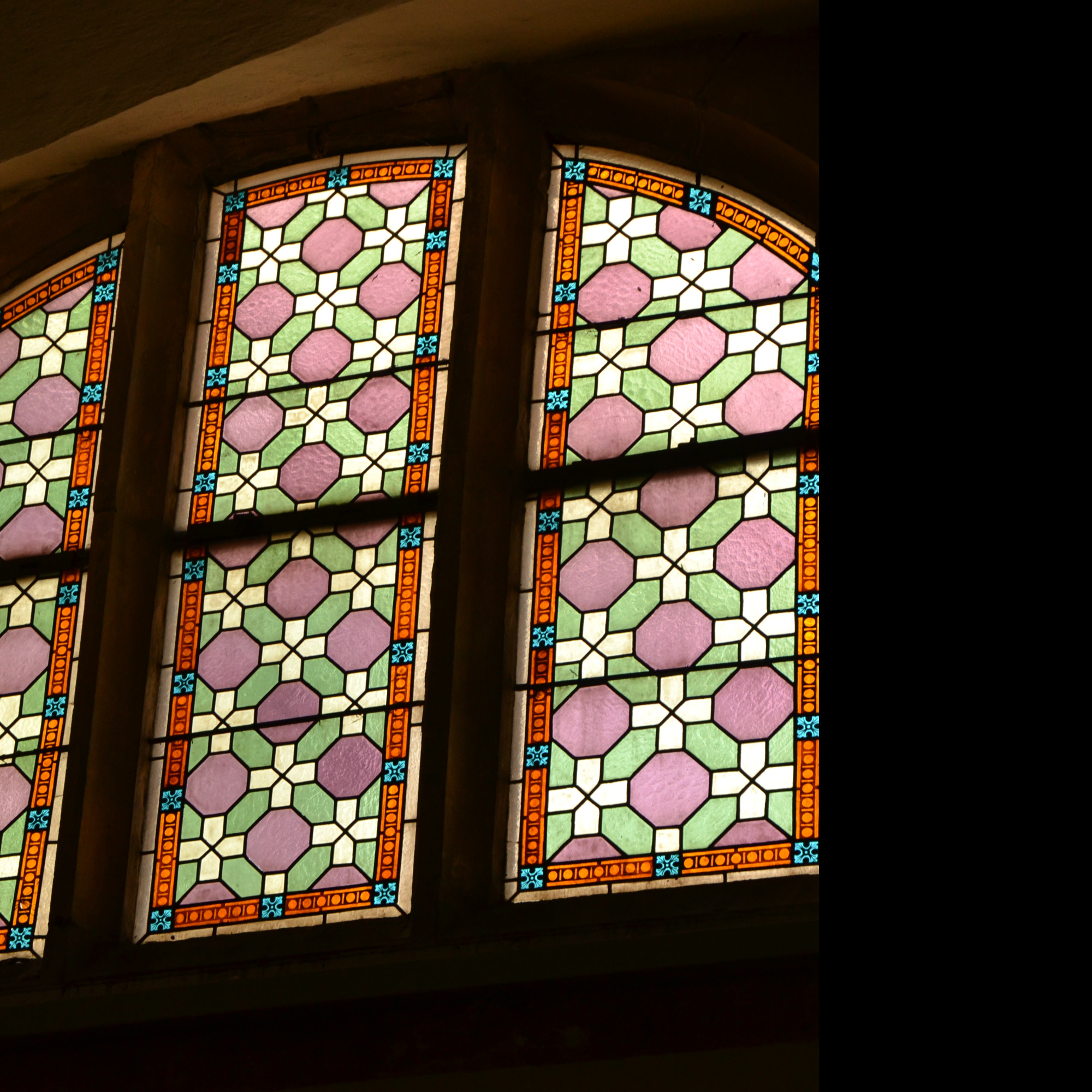 Tapeta chramove_okno_1