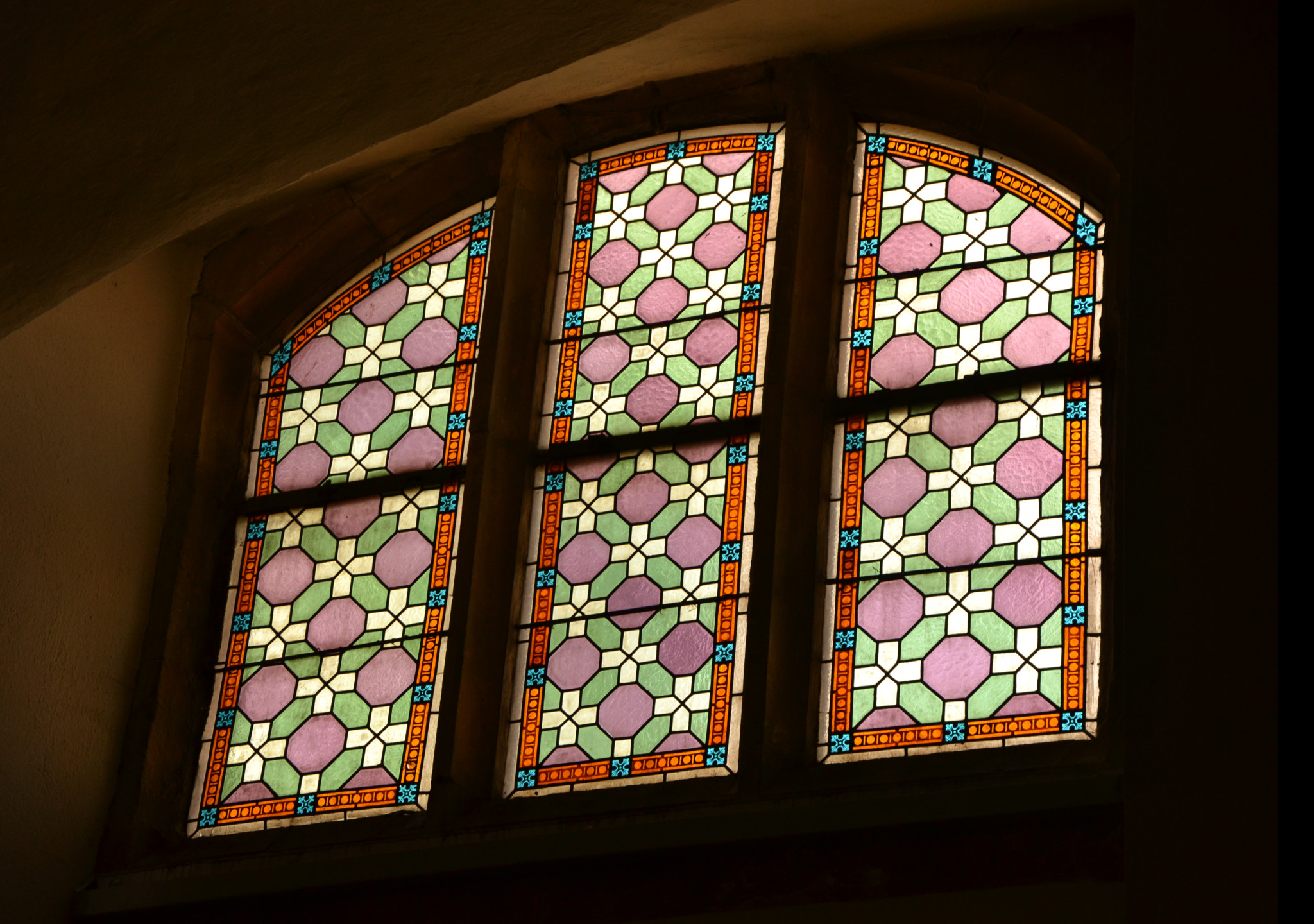 Tapeta chramove_okno_1