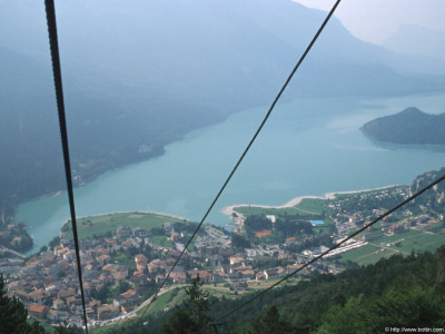 Tapeta: Dolomity jezero Molveno