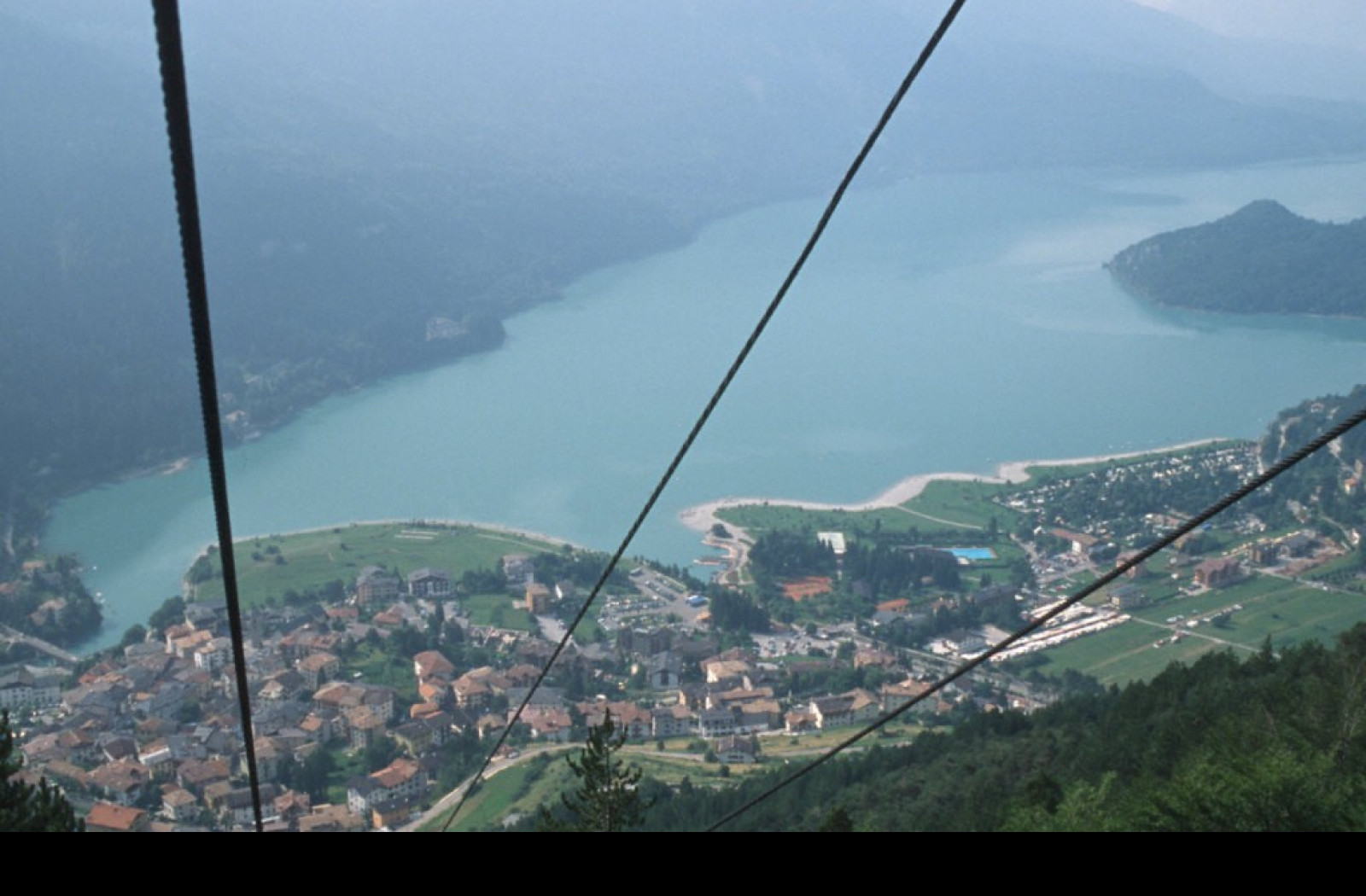 Tapeta dolomity_jezero_molveno