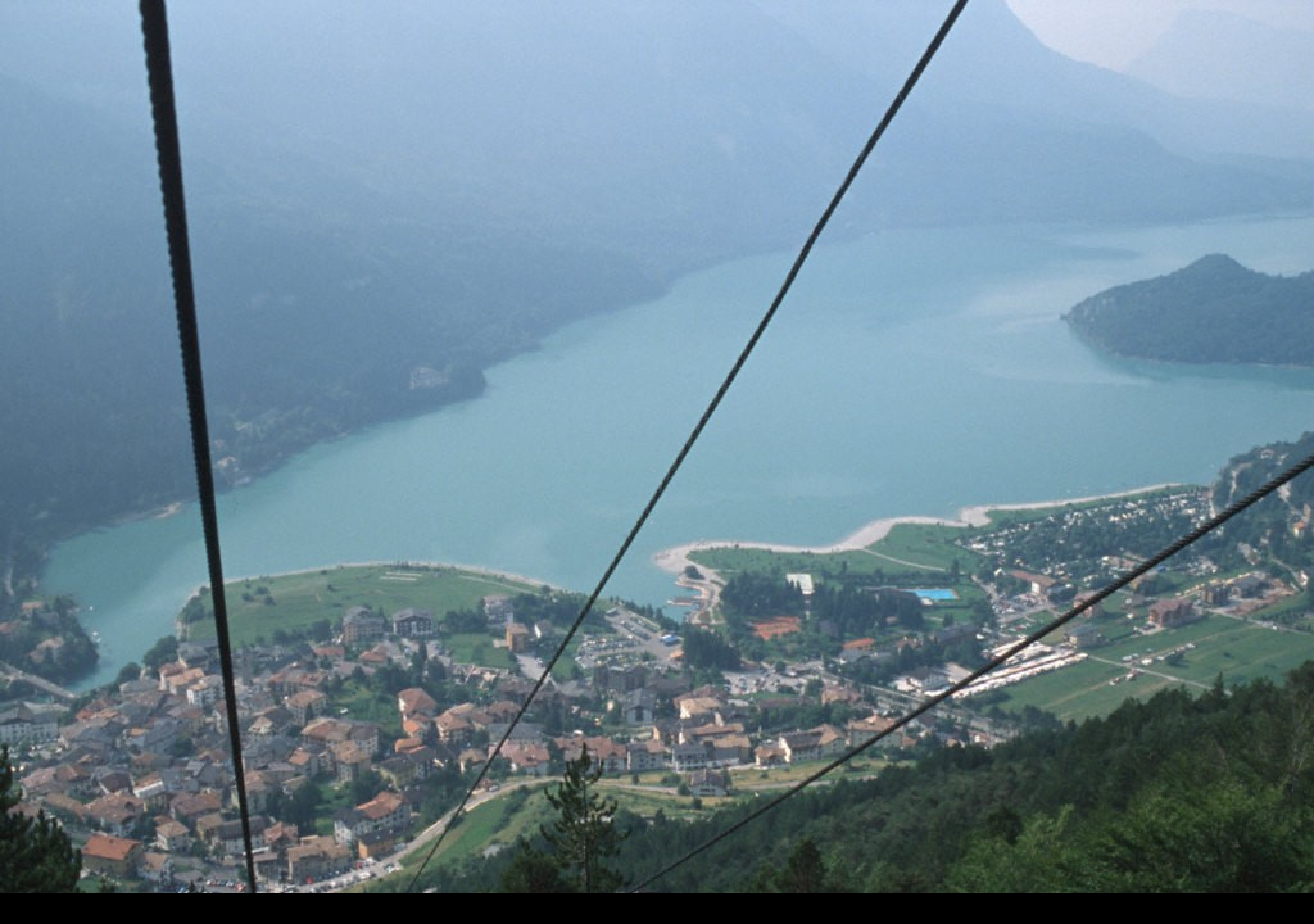 Tapeta dolomity_jezero_molveno