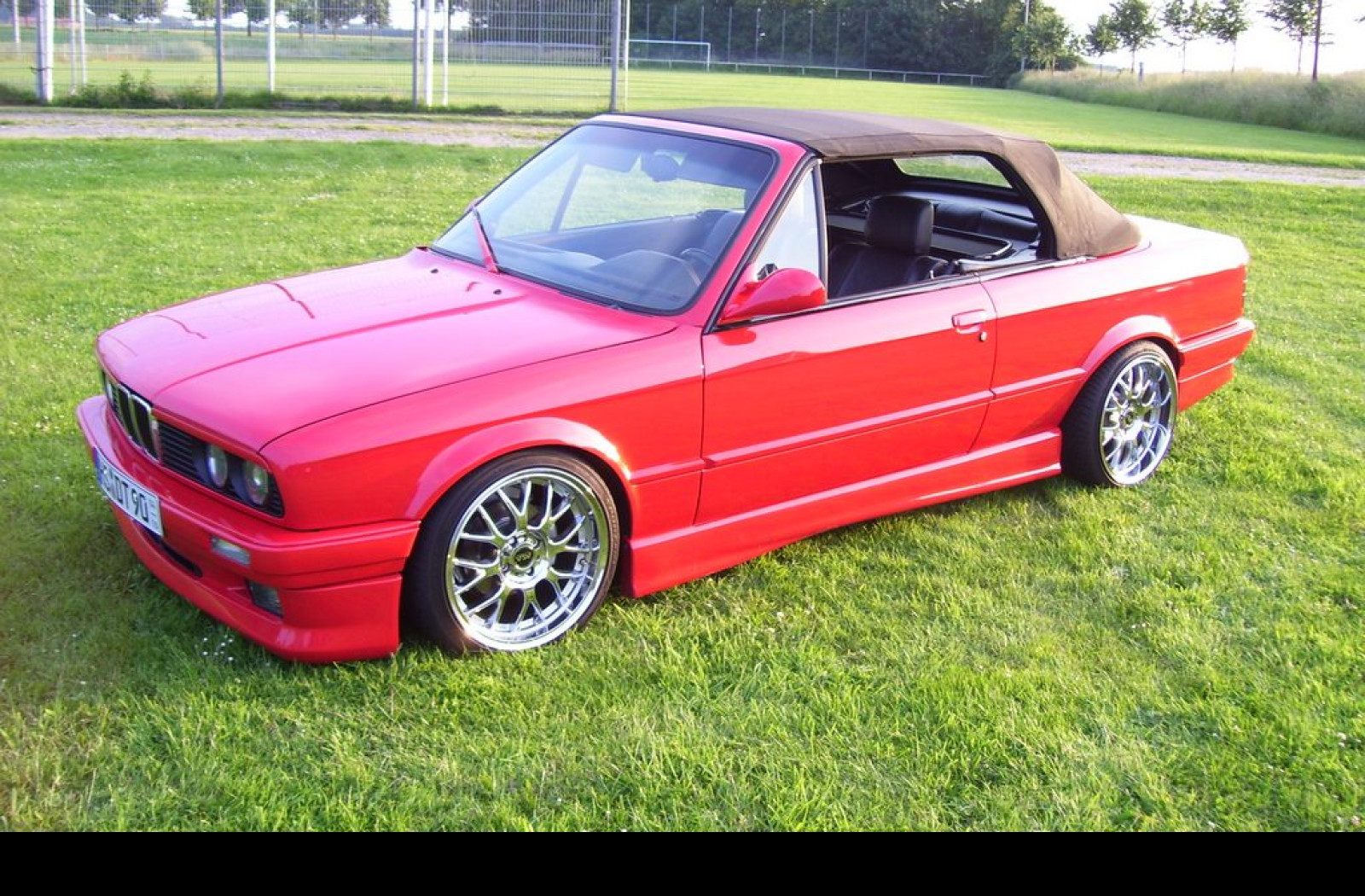 Tapeta e30_cabrio_red