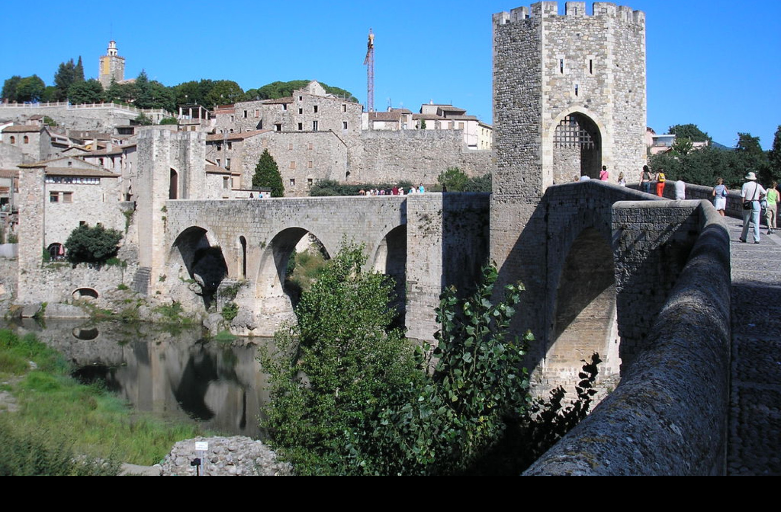 Tapeta e_besalu_02