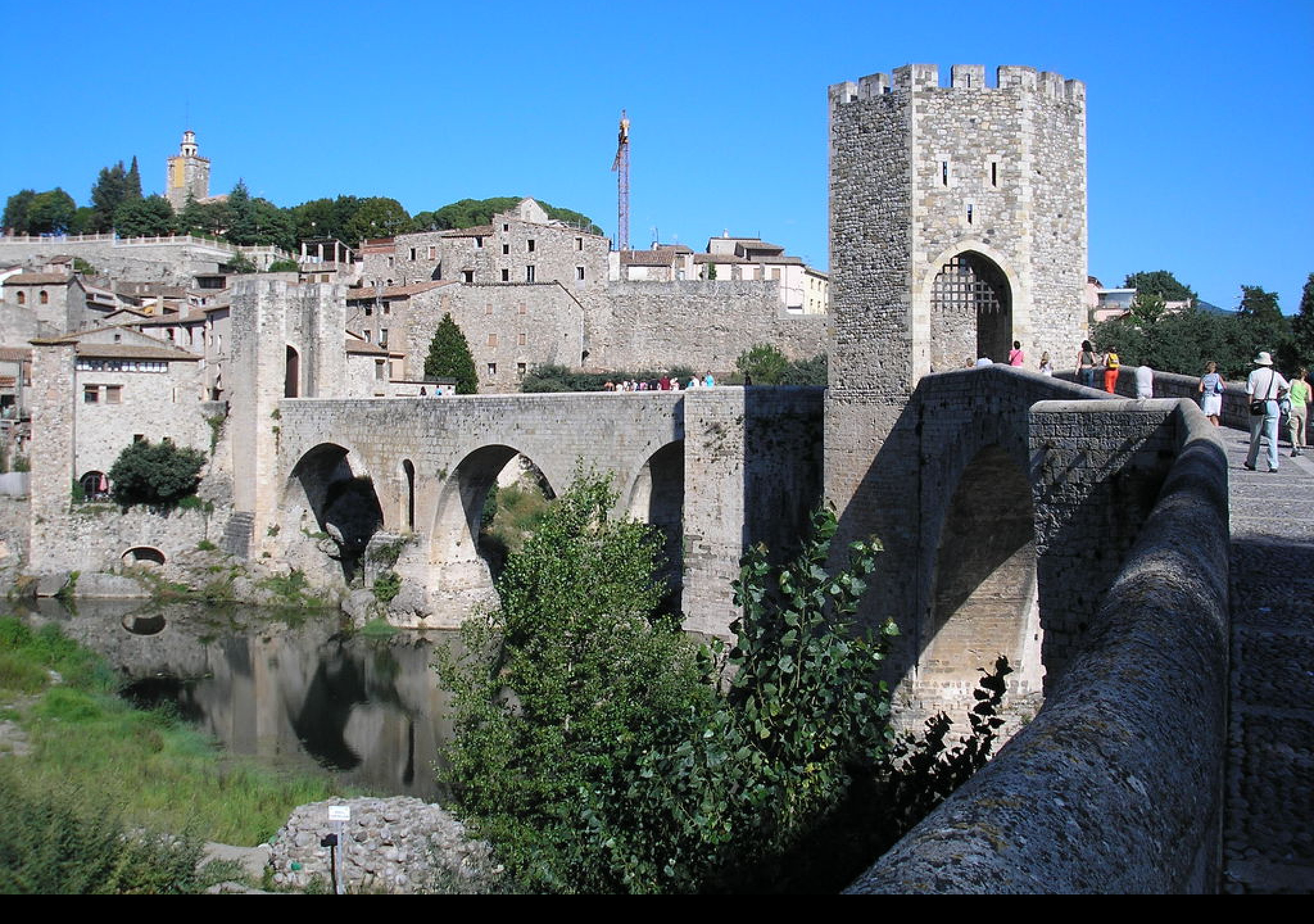 Tapeta e_besalu_02