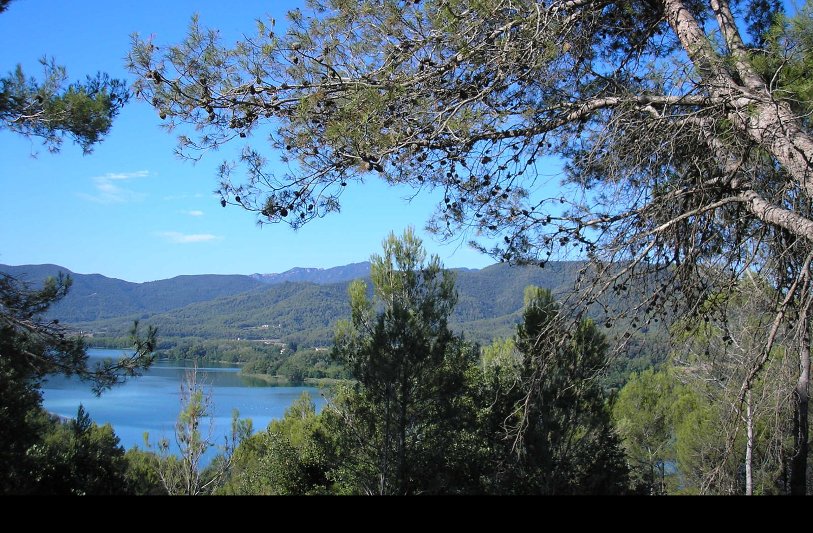 Tapeta e_lago_de_banyoles_1