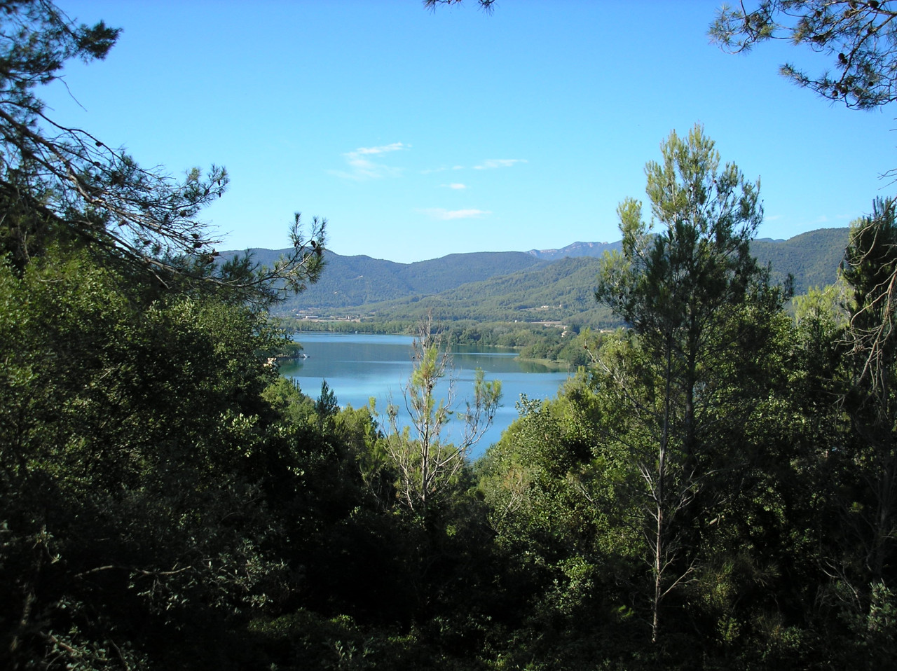 Tapeta e_lago_de_banyoles_2