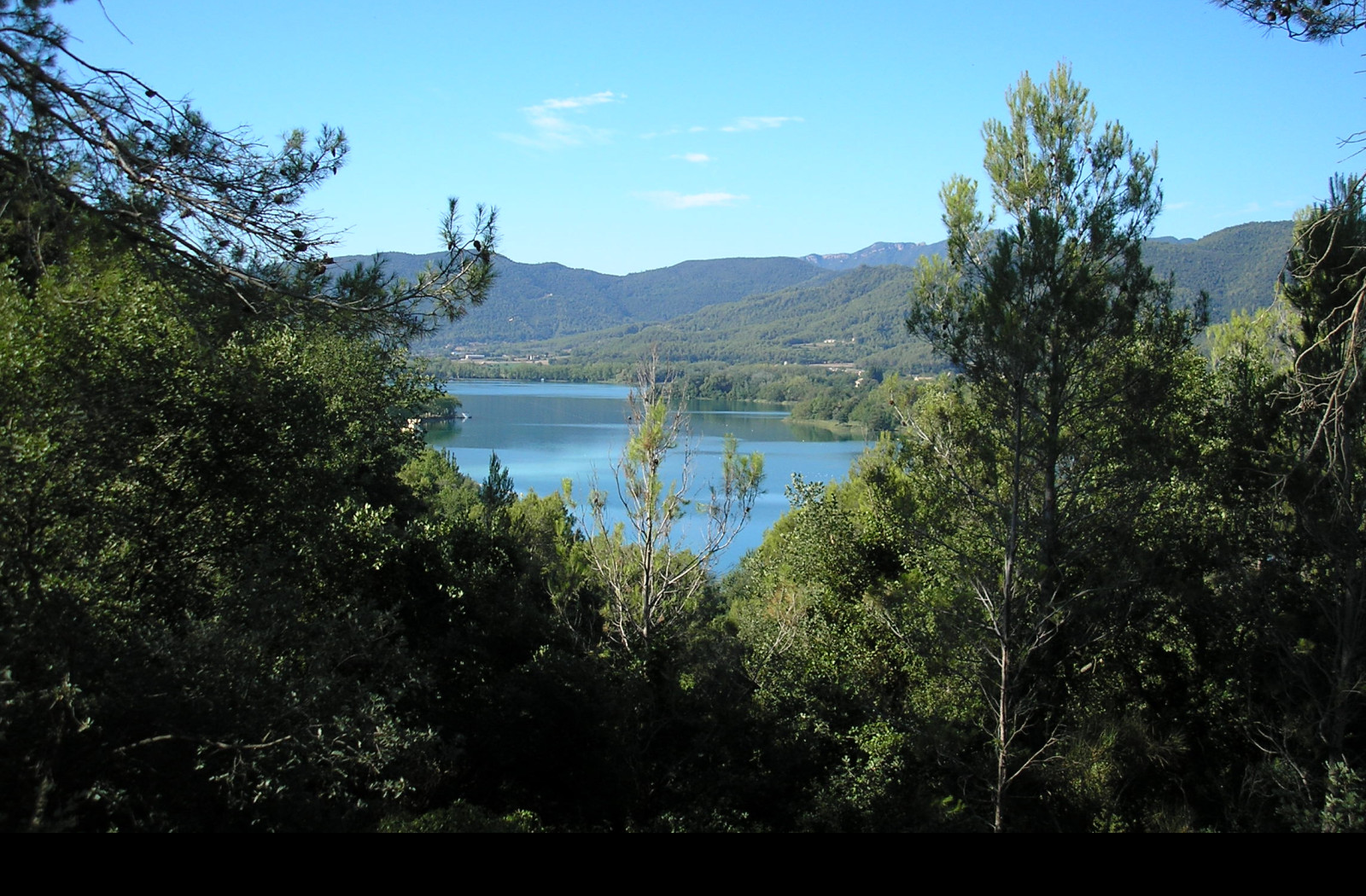 Tapeta e_lago_de_banyoles_2