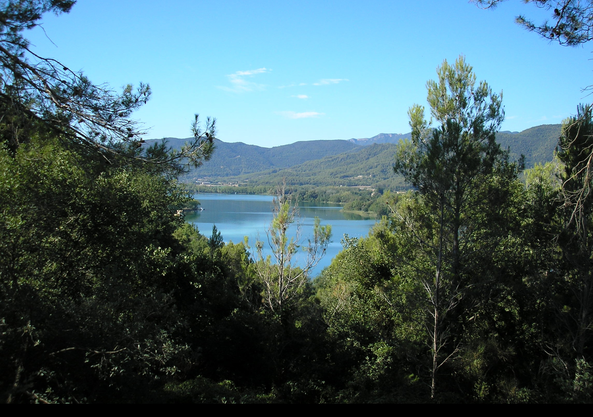 Tapeta e_lago_de_banyoles_2