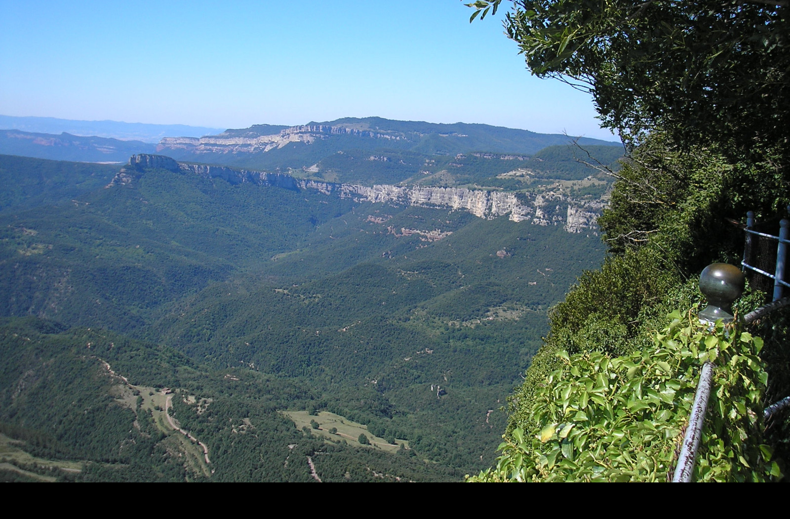 Tapeta e_zona_volcanica_garrotxa_01