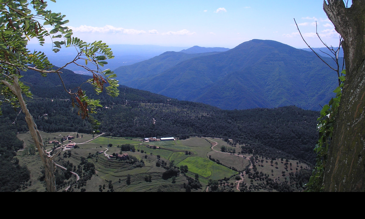 Tapeta e_zona_volcanica_garrotxa_06