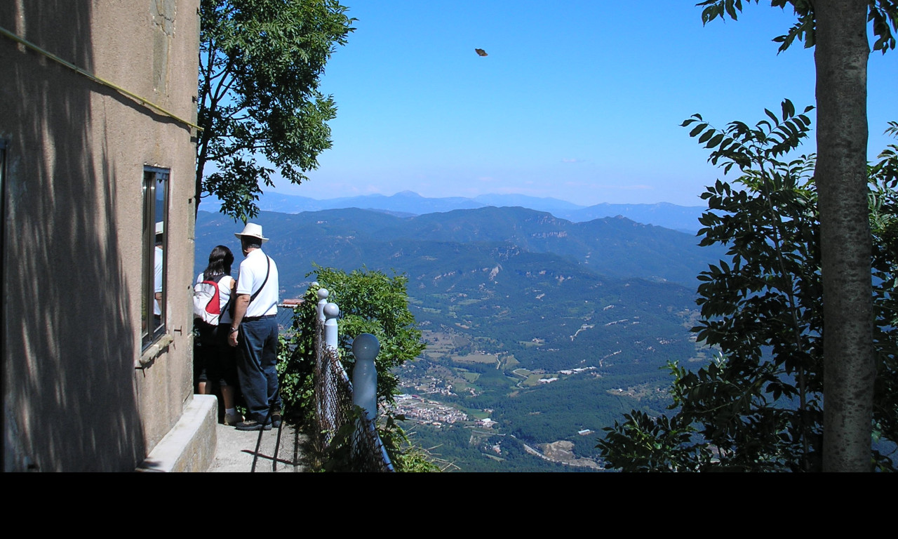 Tapeta e_zona_volcanica_garrotxa_12