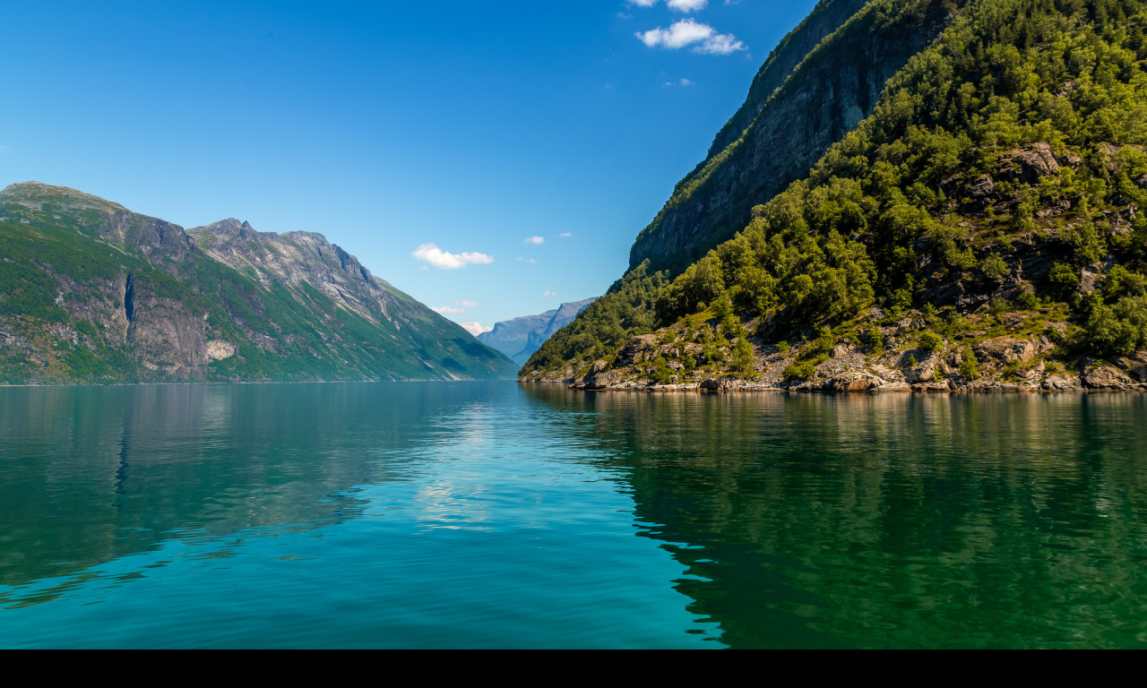 Tapeta geirangerfjord3__norsko