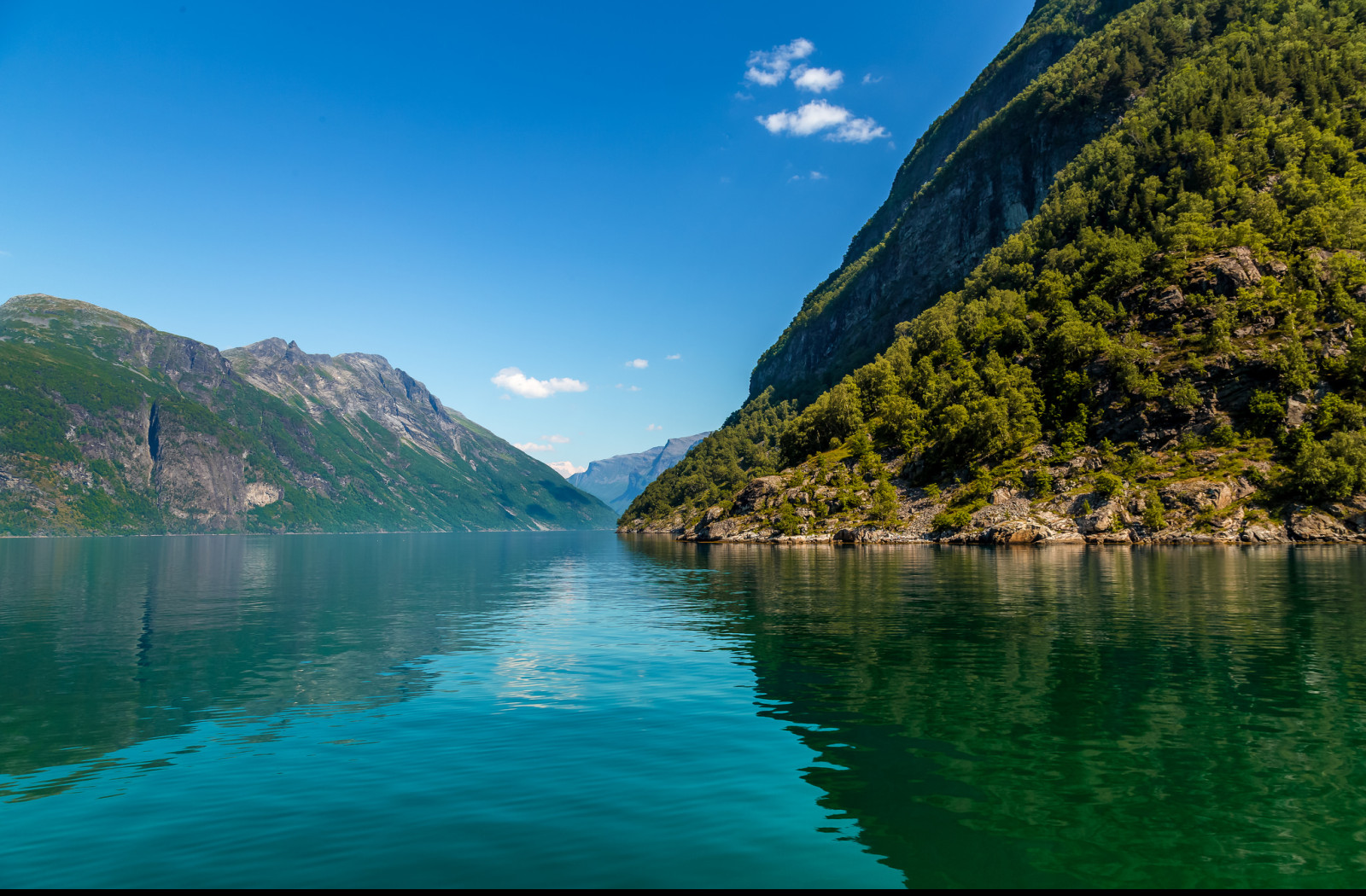 Tapeta geirangerfjord3__norsko