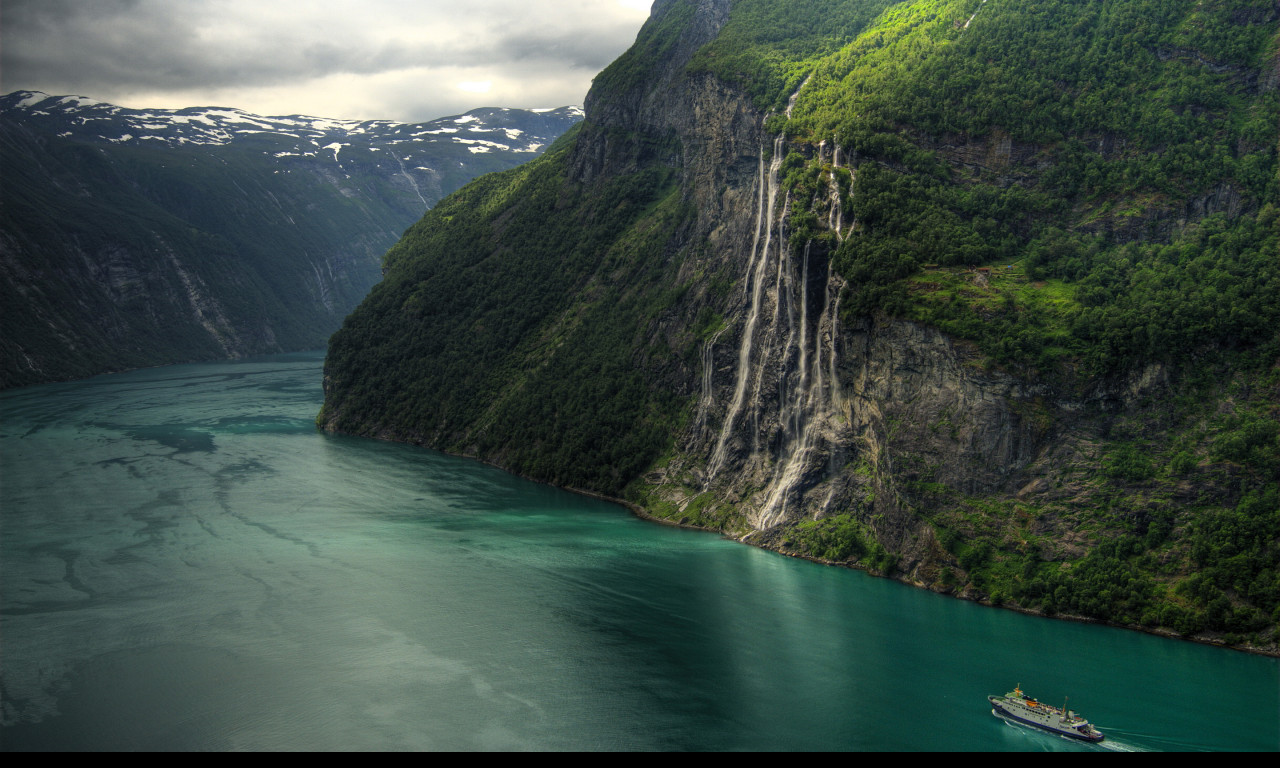 Tapeta geirangerfjord__norsko