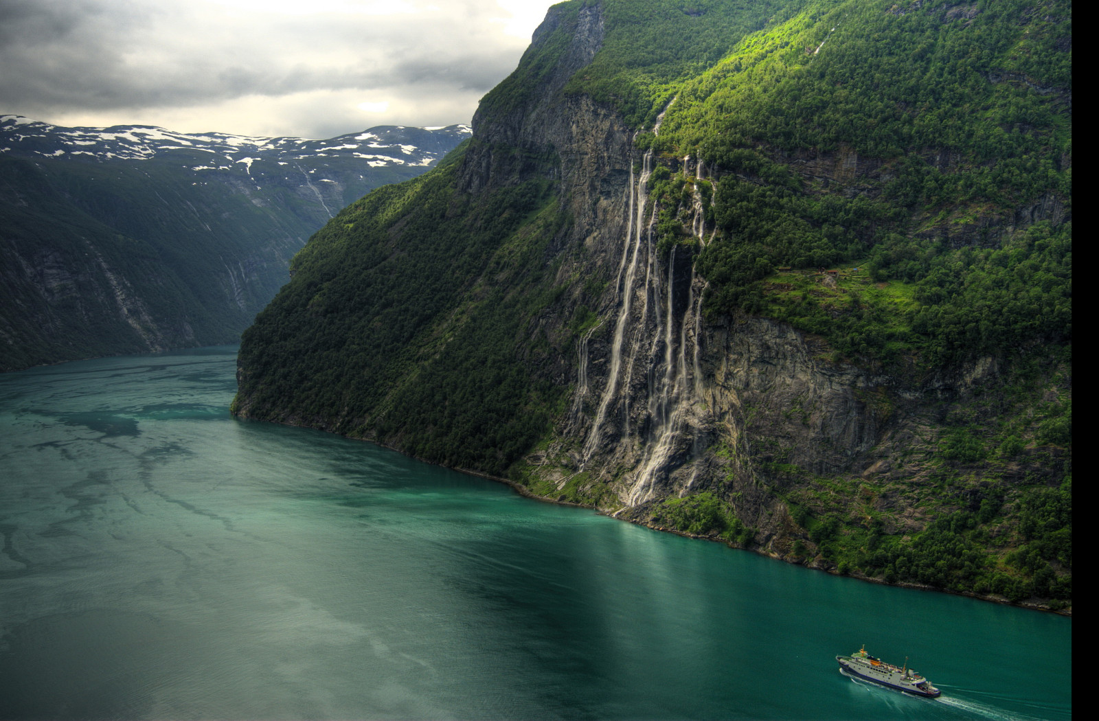 Tapeta geirangerfjord__norsko