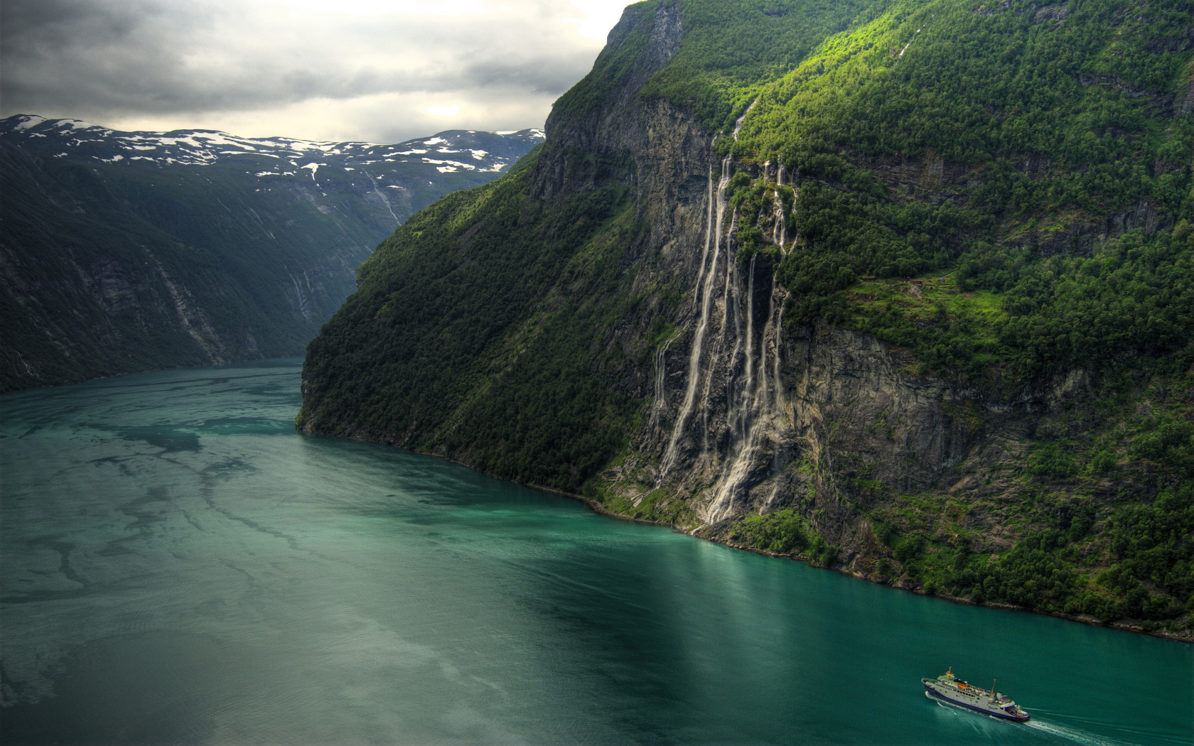 Tapeta geirangerfjord__norsko