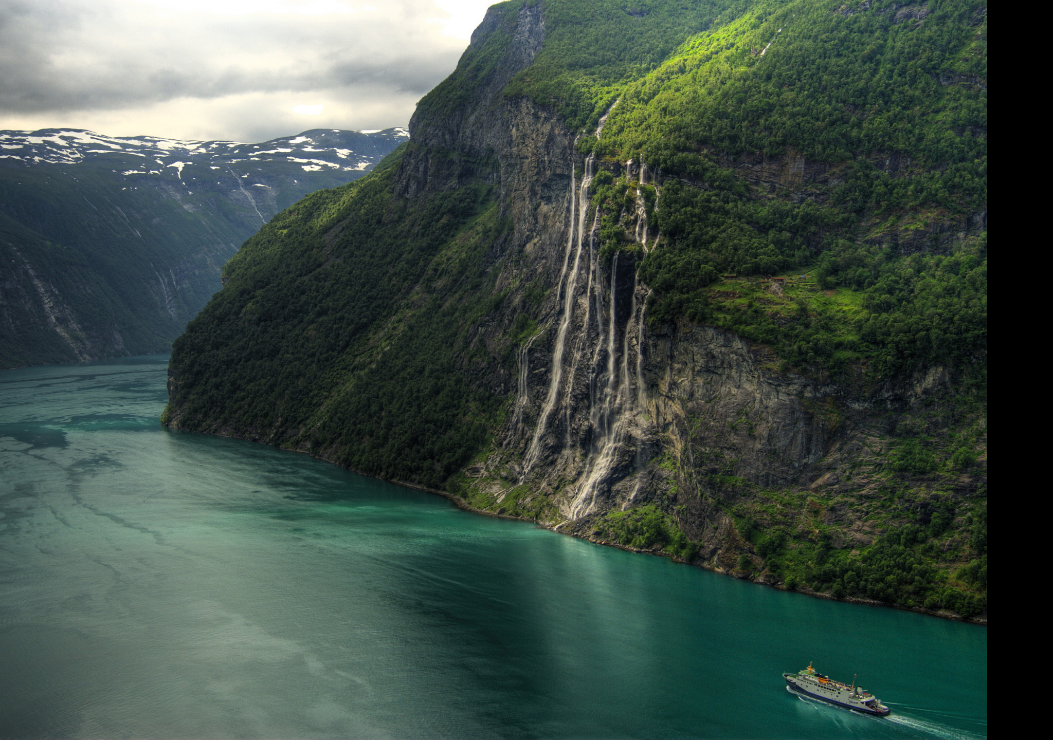 Tapeta geirangerfjord__norsko