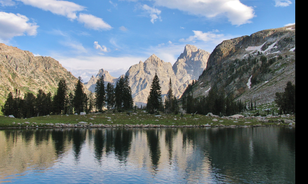 Tapeta grand_teton__jezero_solitude