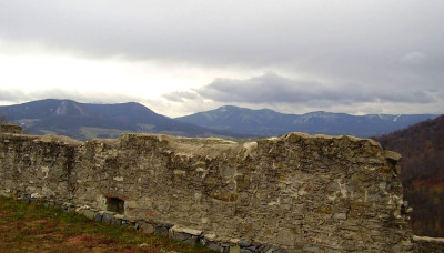 Tapeta: hory z hradu