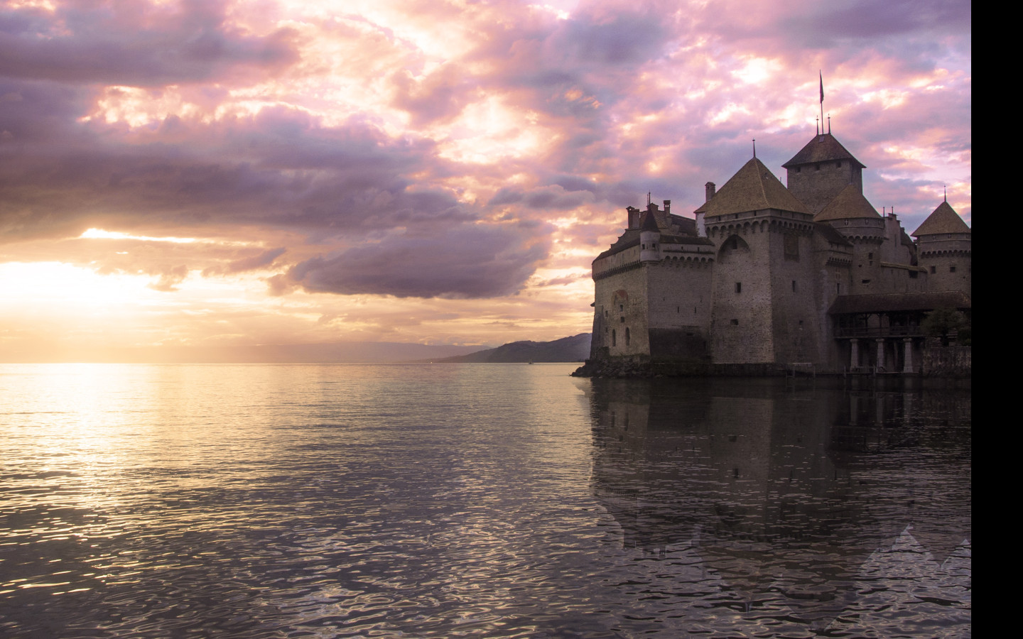 Tapeta hrad_chillon__svycarsko