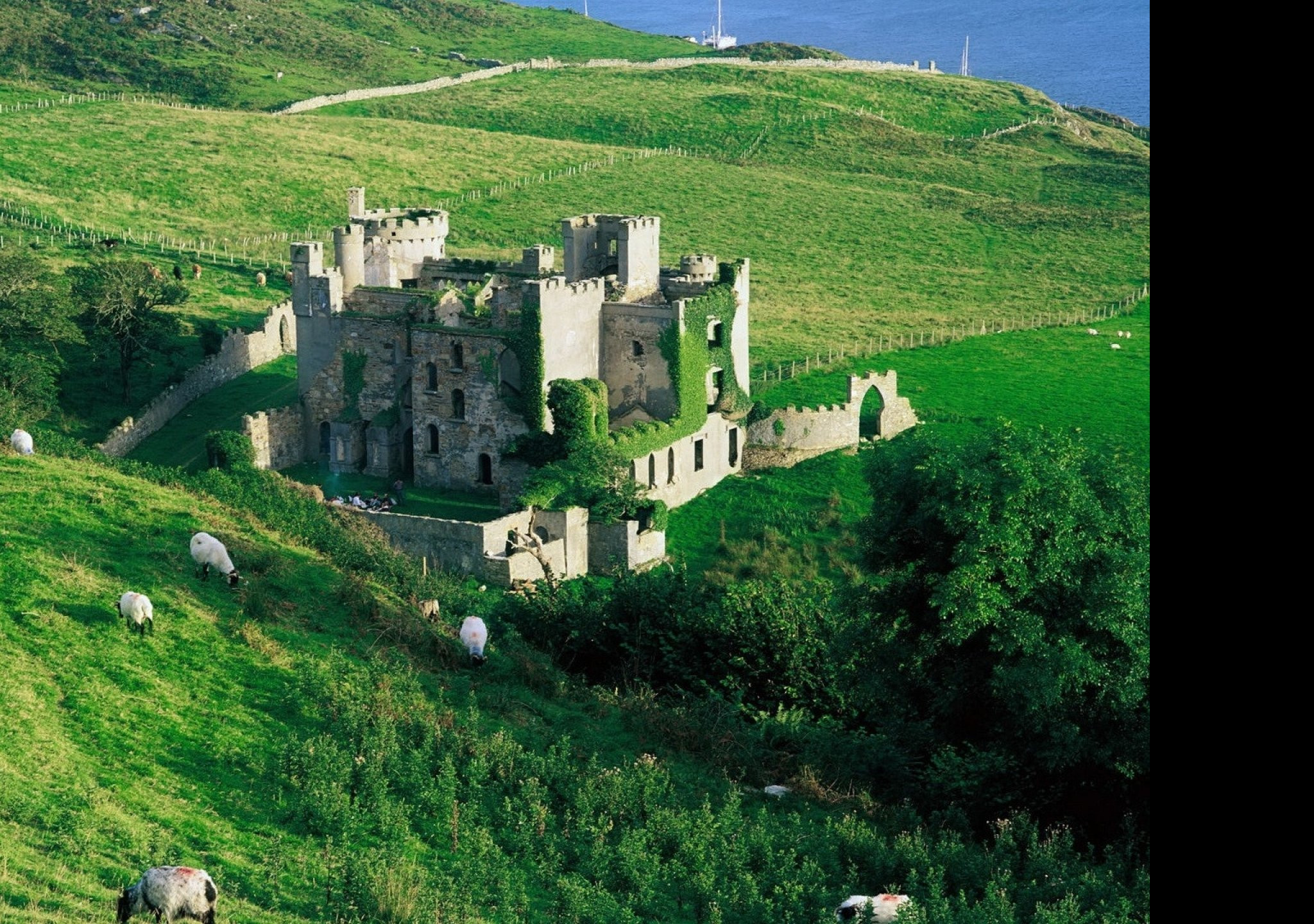 Tapeta hrad_clifden__irsko