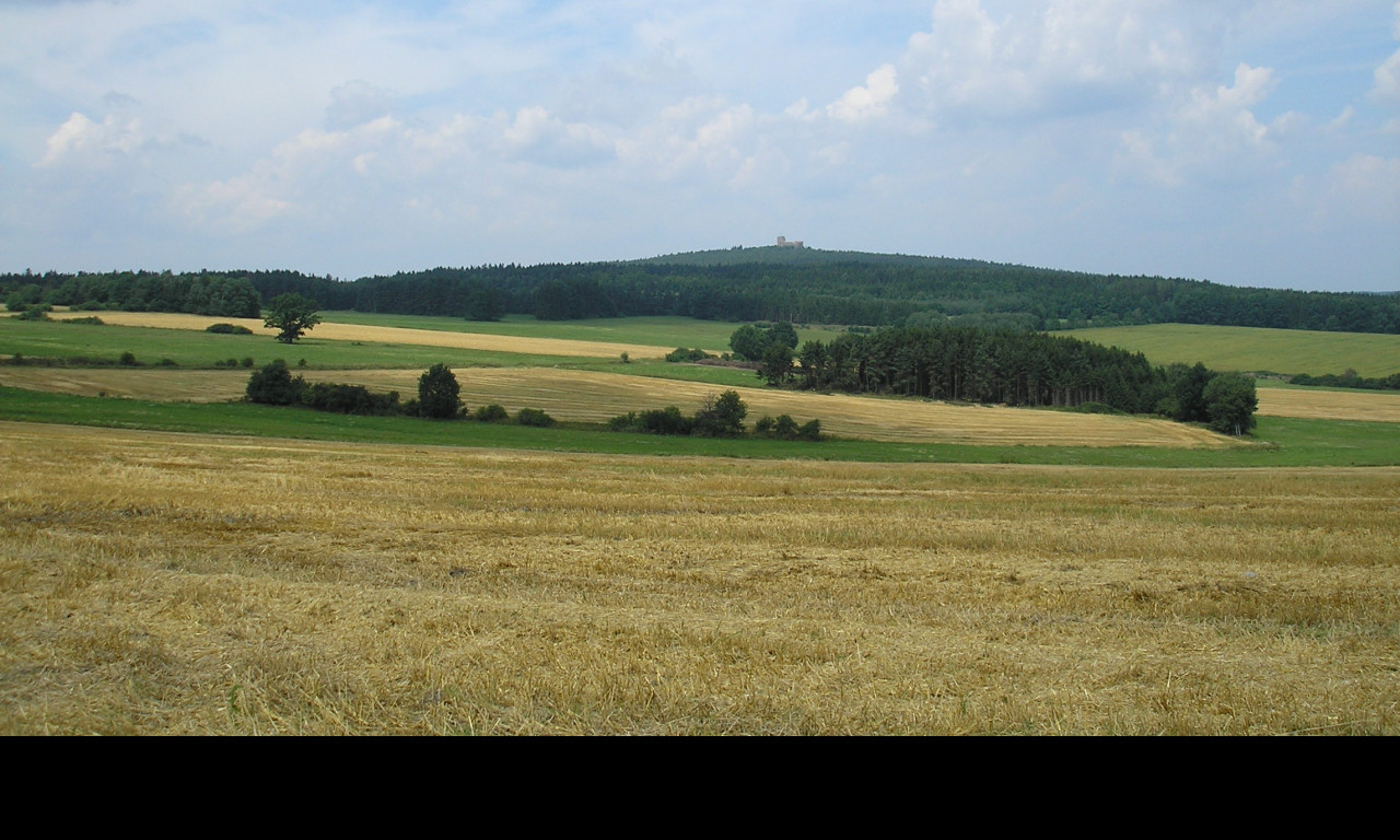Tapeta hrad_radyne_a_okoli_01