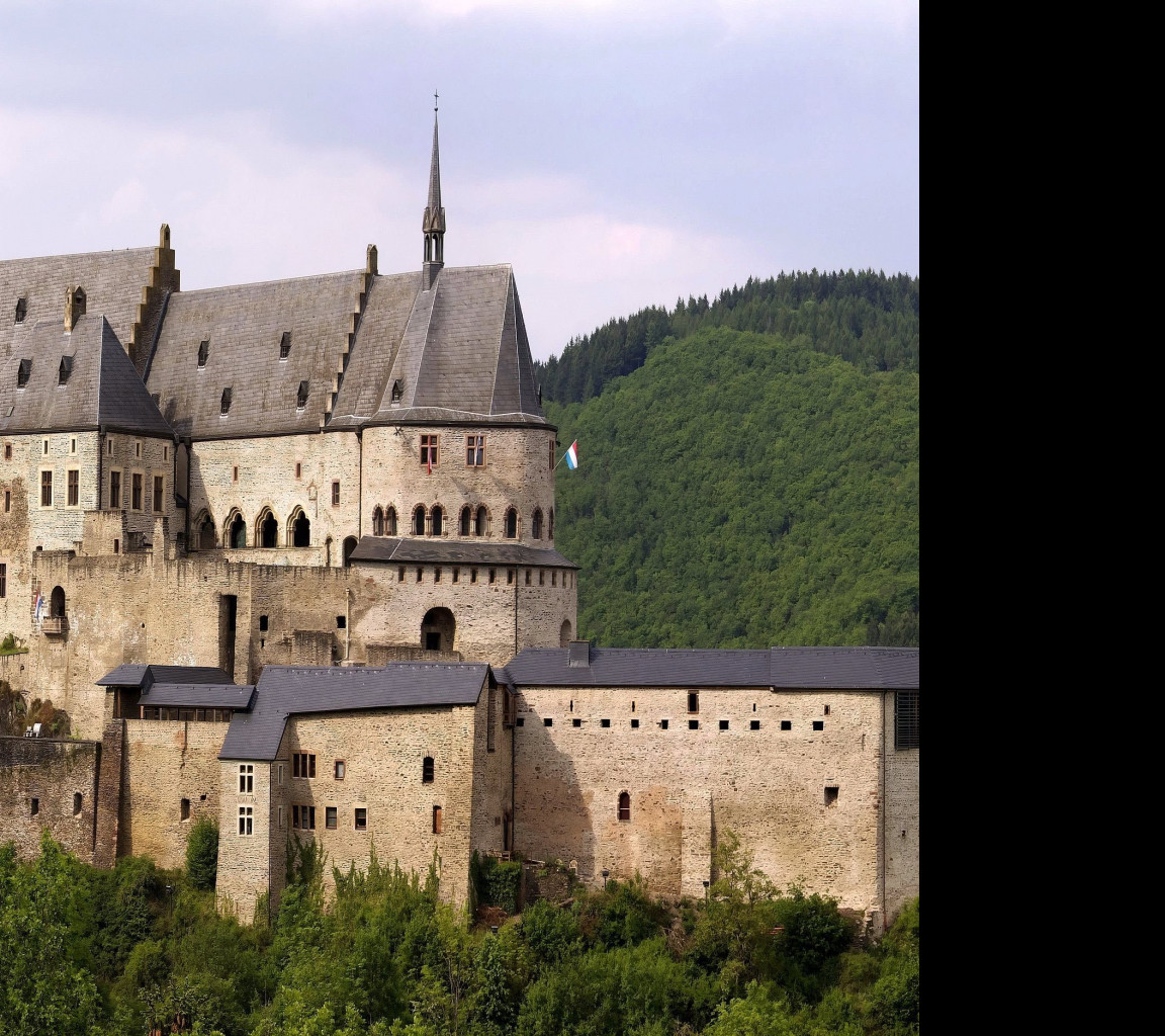 Tapeta hrad_vianden__lucembursko