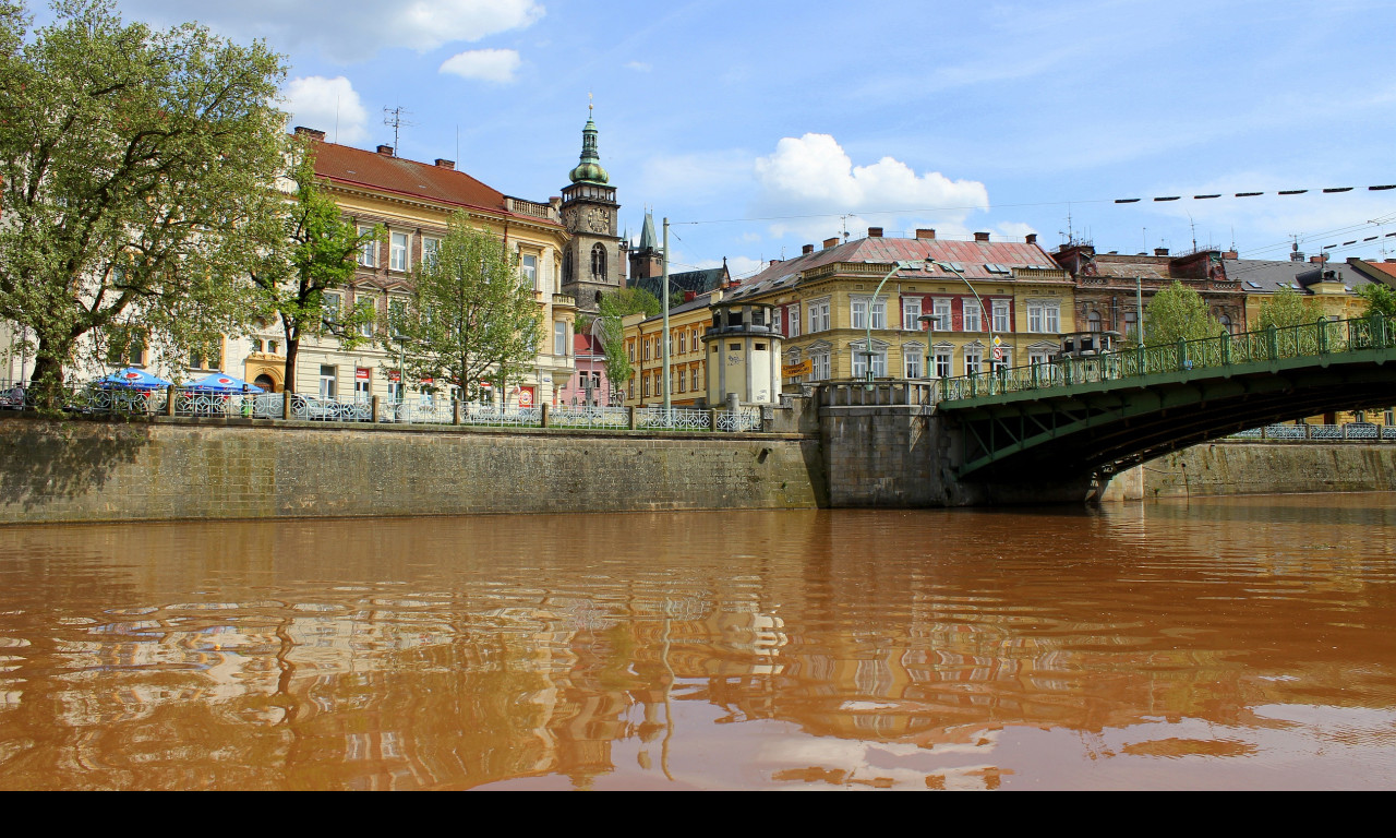 Tapeta hradec_kralove___u_labe