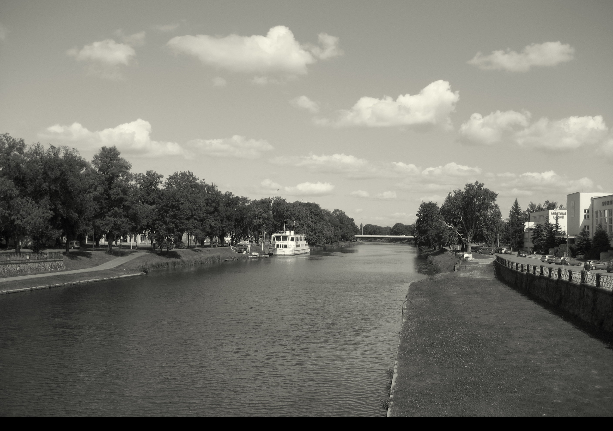 Tapeta hradec_kralove_u_labe