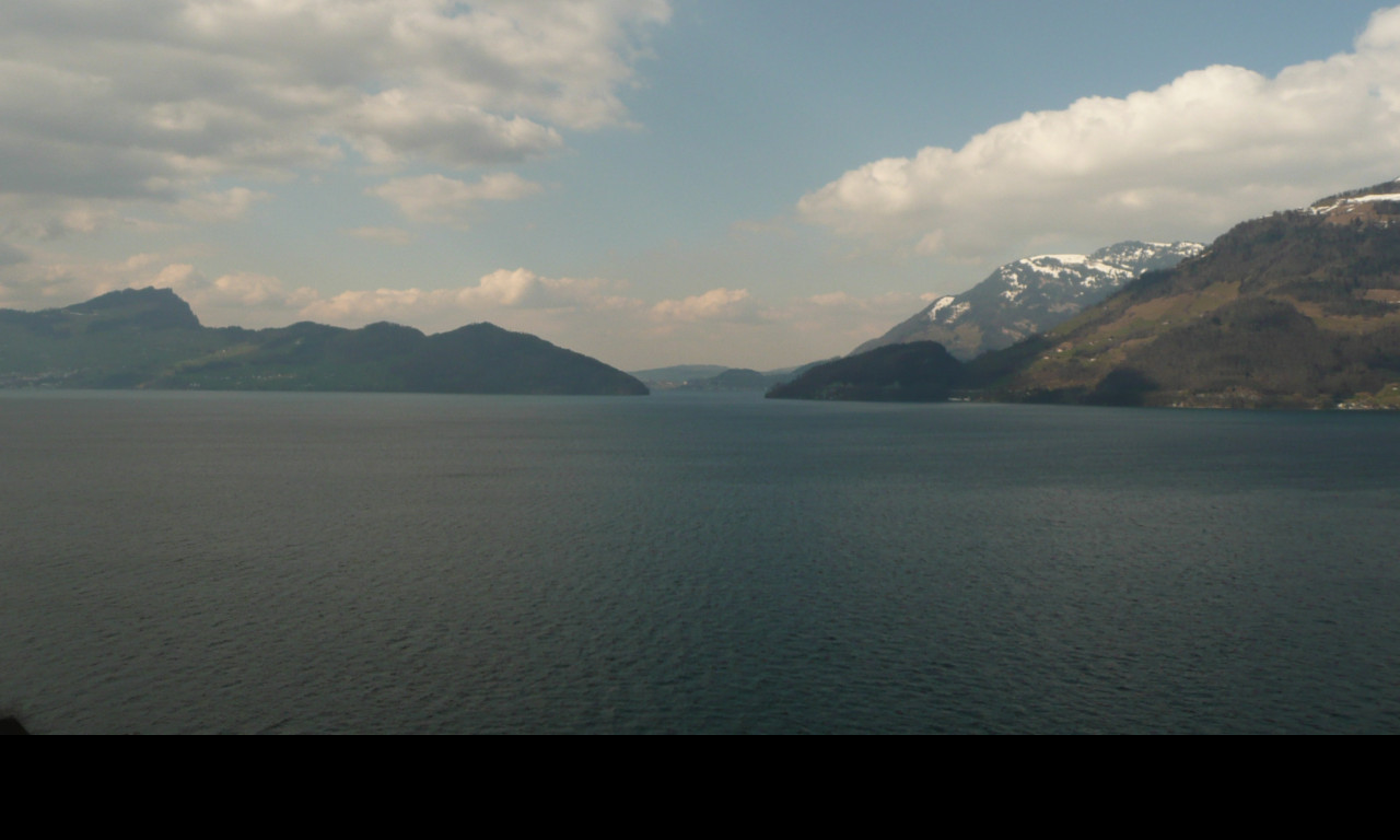 Tapeta jezero_svycarsko_2