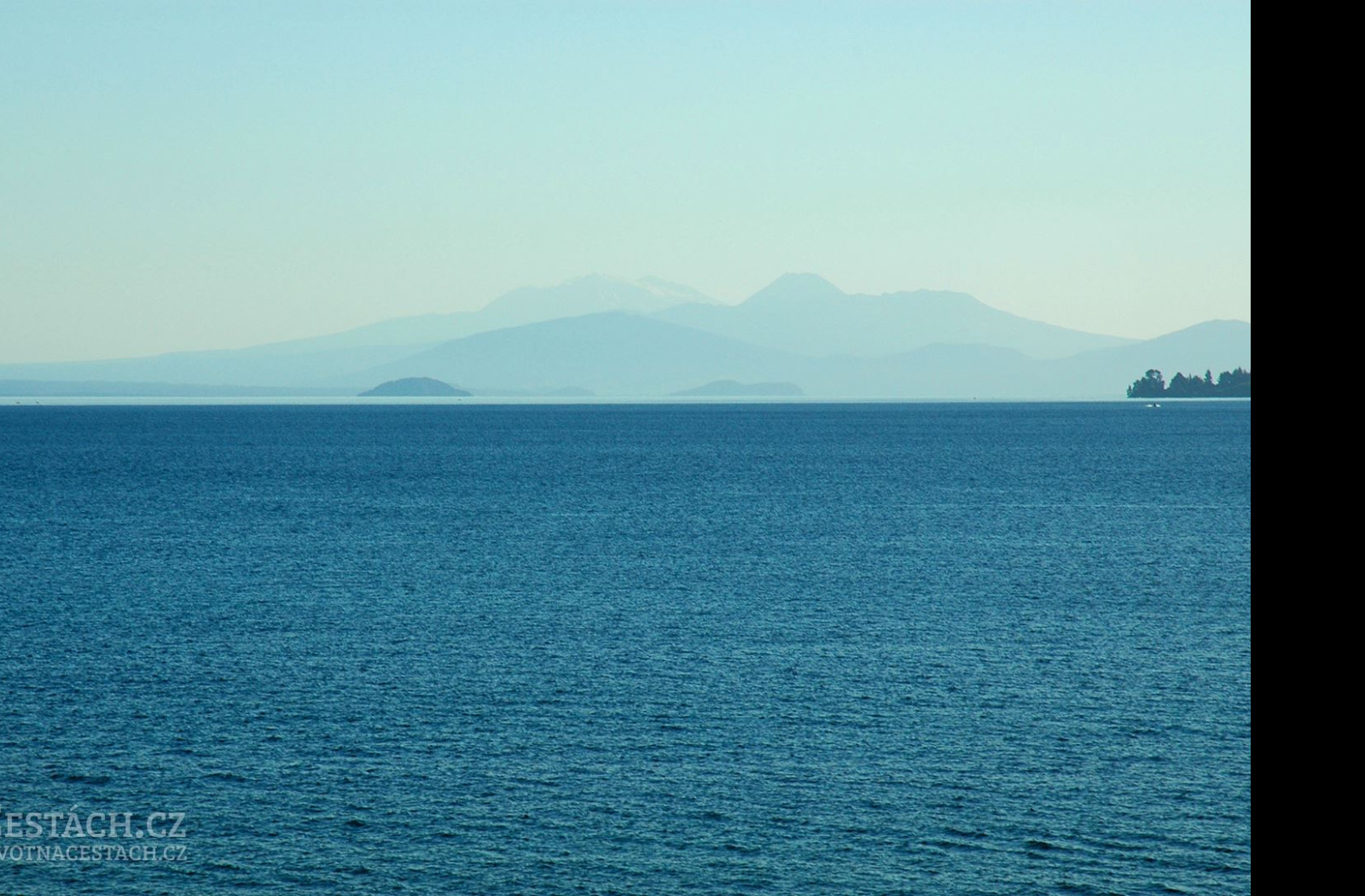 Tapeta jezero_taupo__novy_zeland