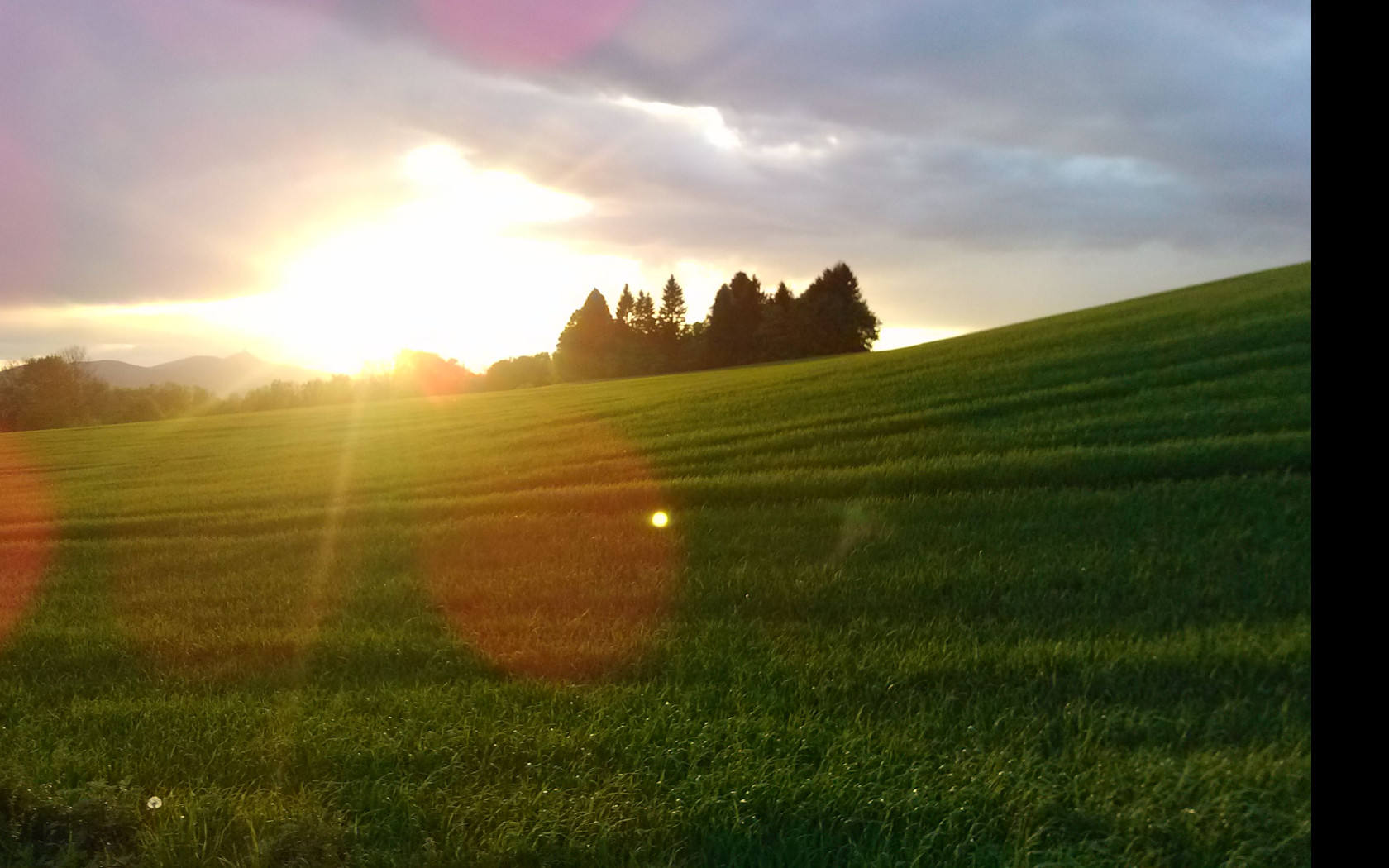 Tapeta krajina_s_pozadim_jestedu