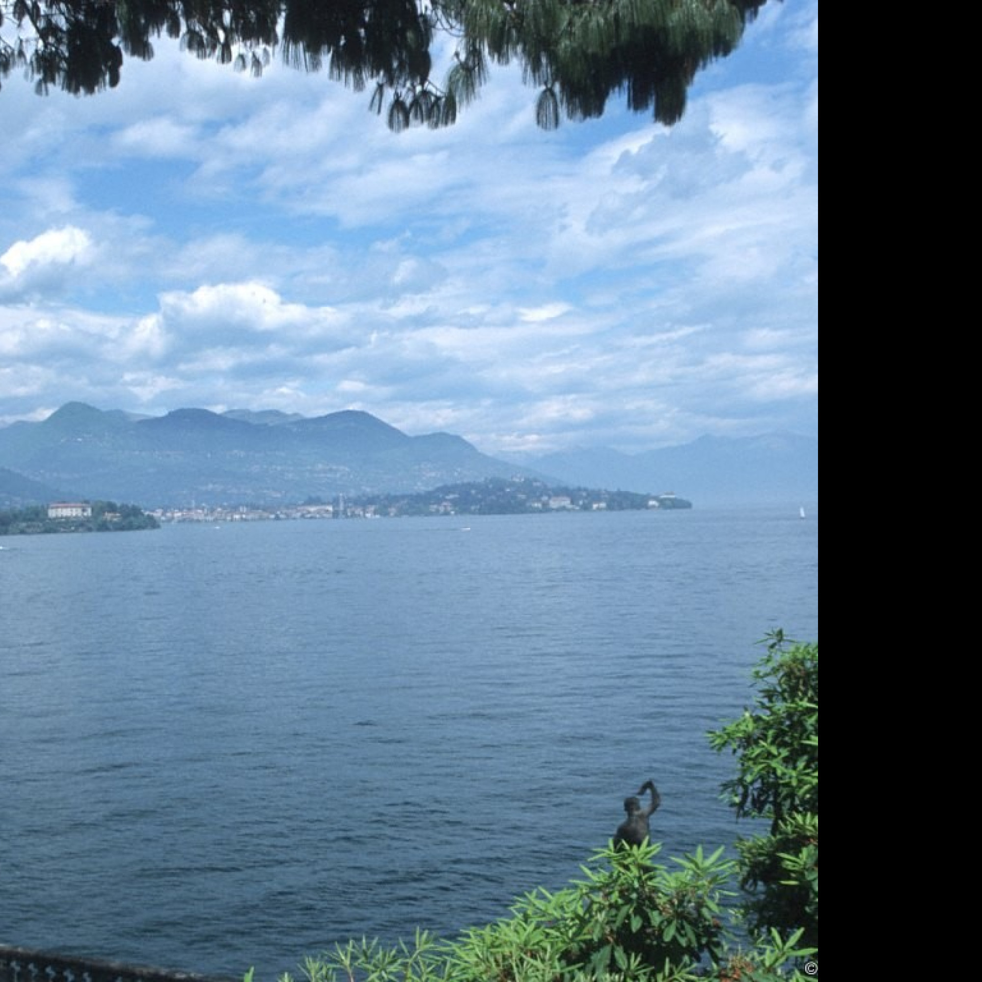 Tapeta lago_maggiore_2